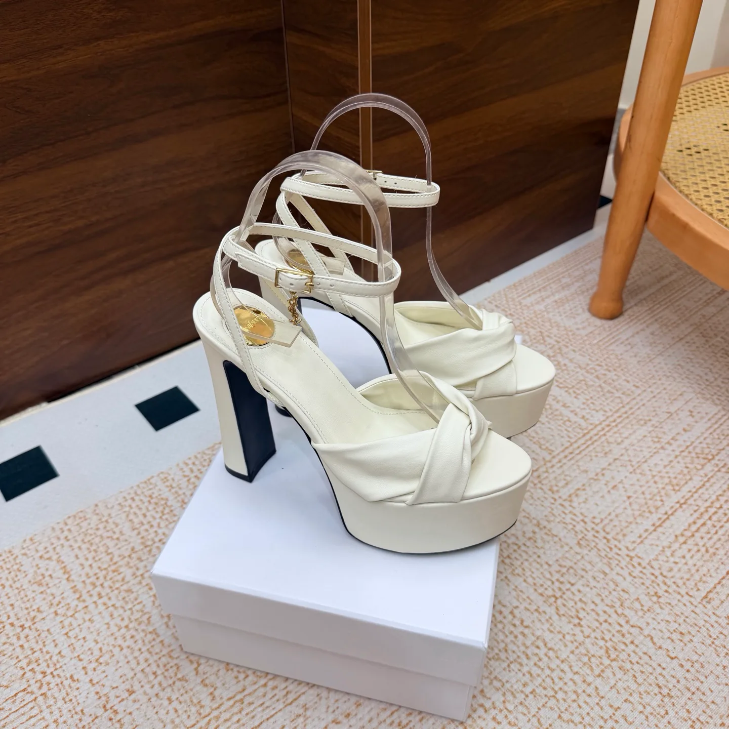 Women's Open-Toe Sandals SAINT LAURENT 18104669