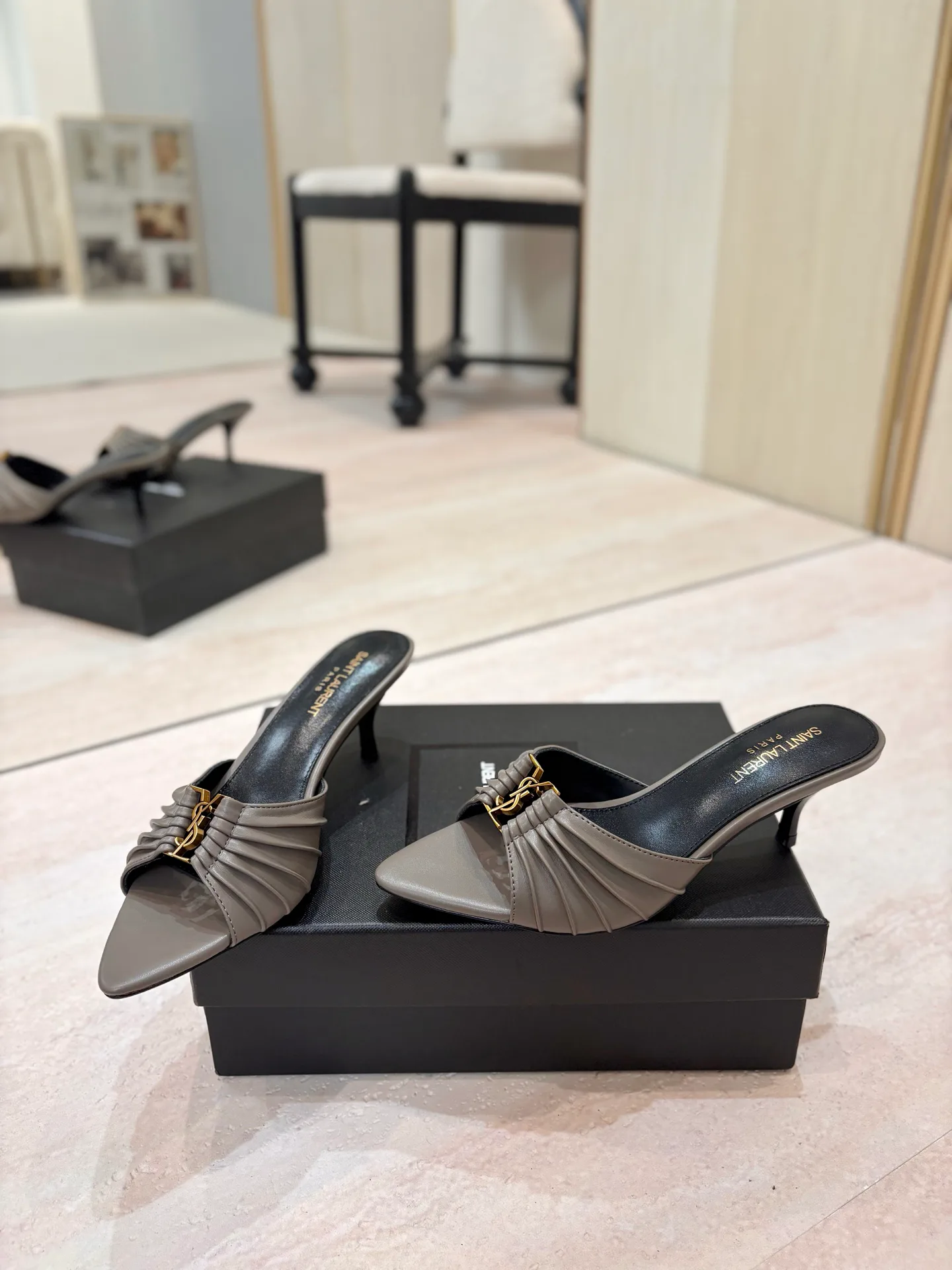 Women's Mules And Clogs SAINT LAURENT 17476036