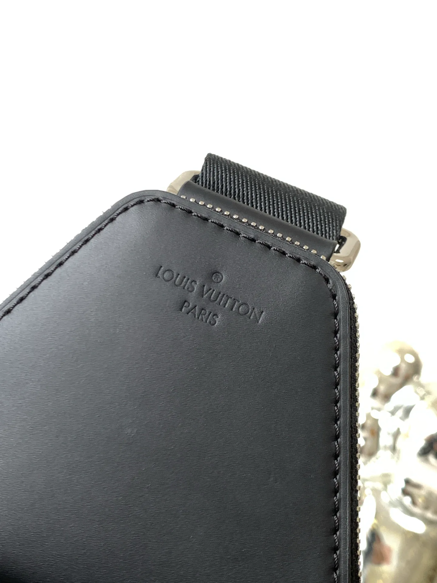 Women's Shoulder Bags LOUIS VUITTON 17893159
