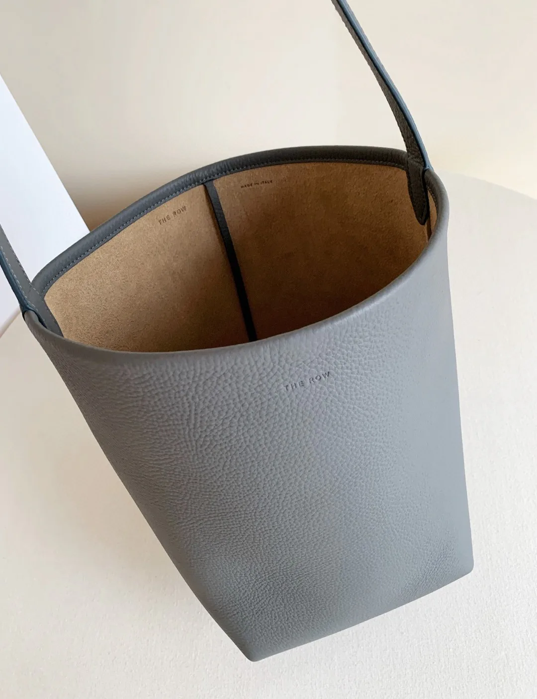 Women's Classic Handbags THE ROW 18070667