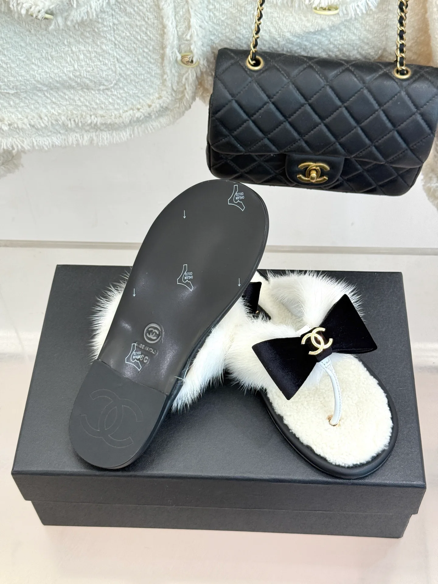 Women's Flip-Flops CHANEL 17827555