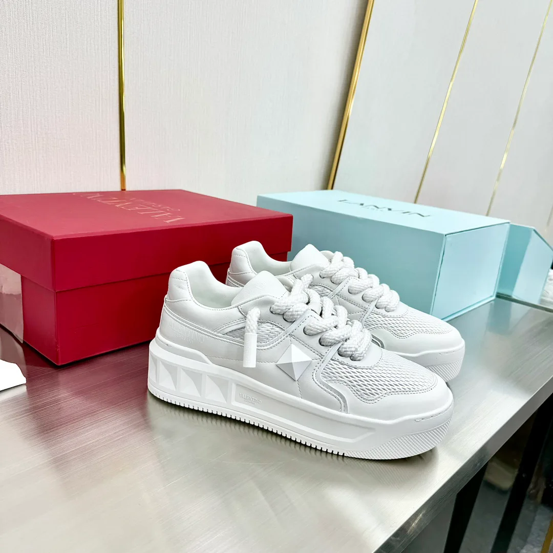 Women's Sneakers VALENTINO 17955022