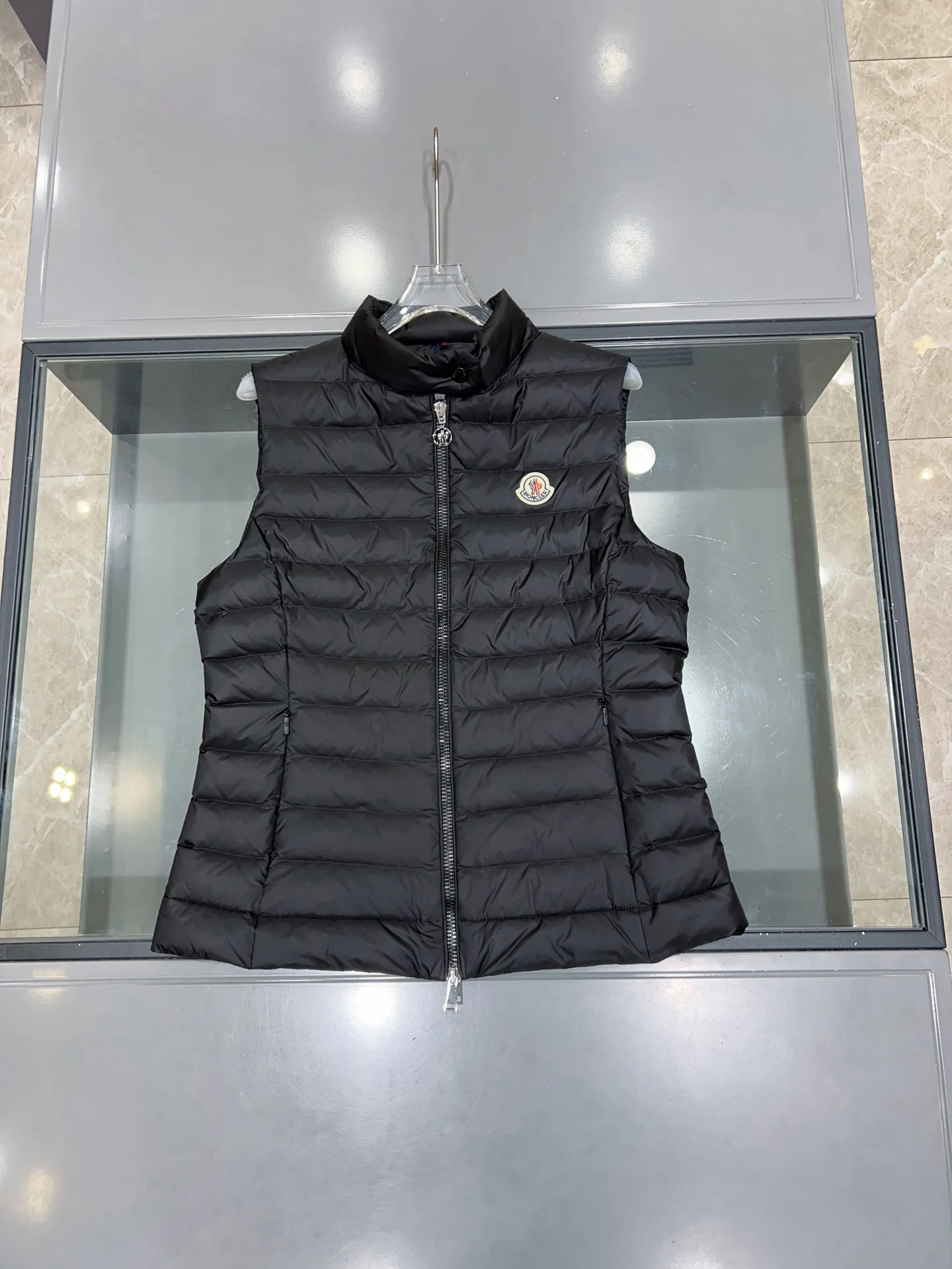 Women's Vests MONCLER 18368441
