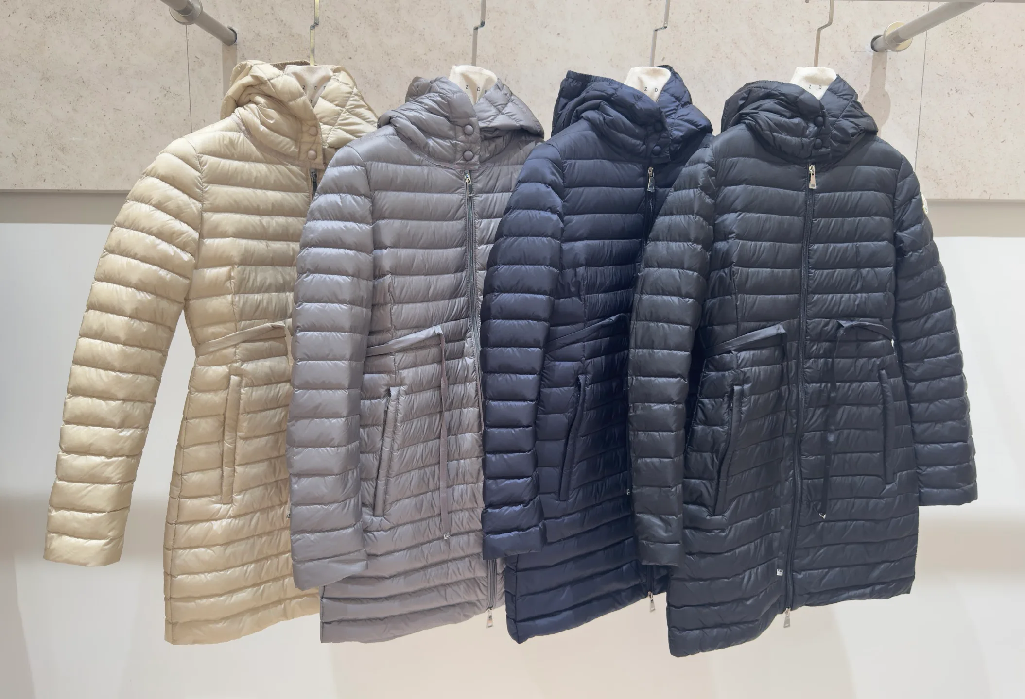 Women's Jackets And Down Jackets MONCLER 17854309