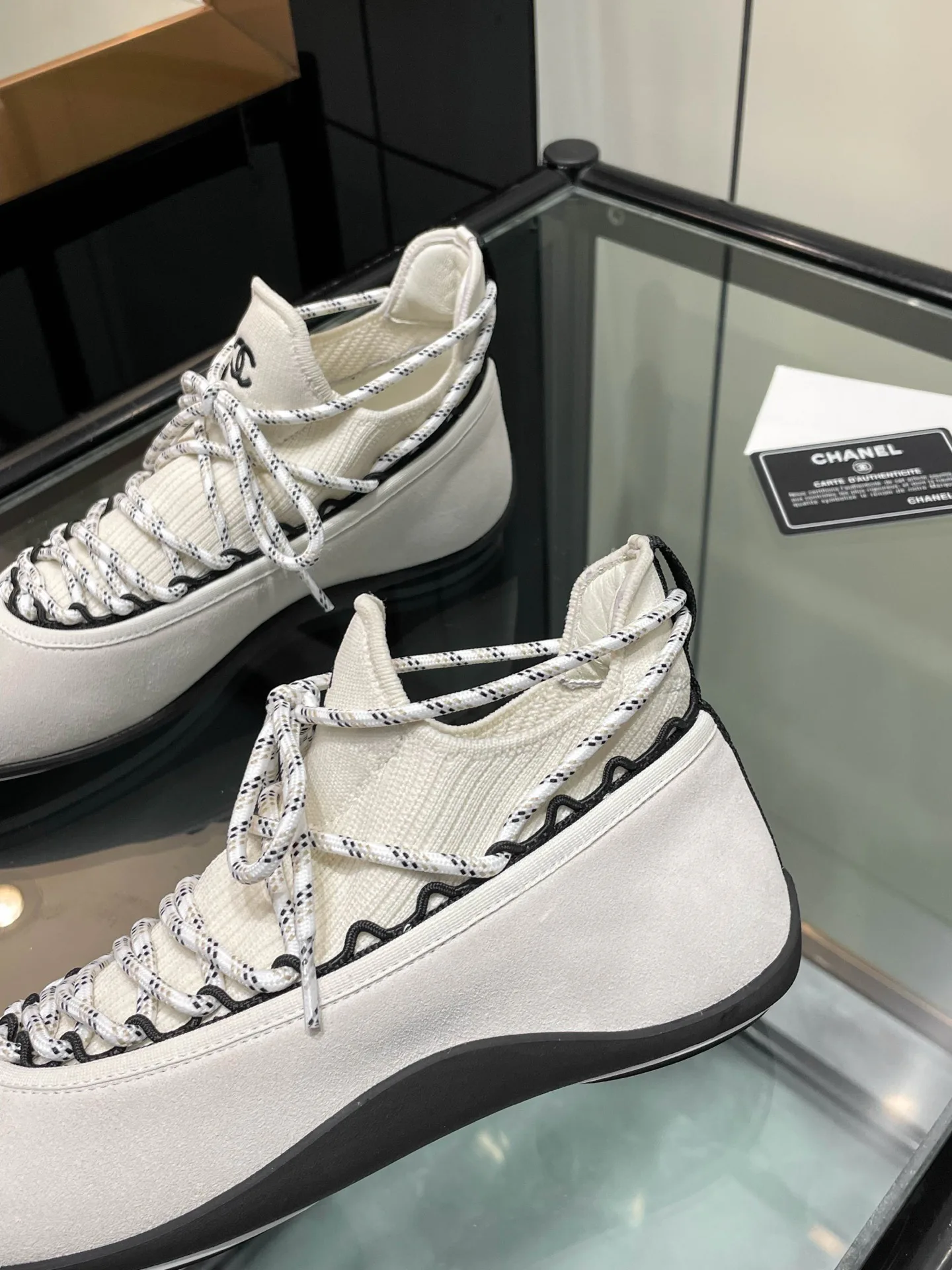 Women's Sneakers CHANEL 17934444