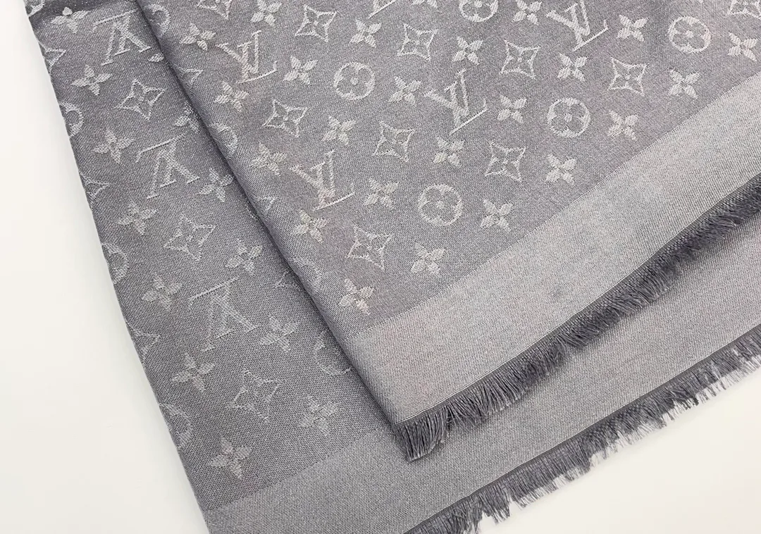 Scarves LOUIS VUITTON 17815856