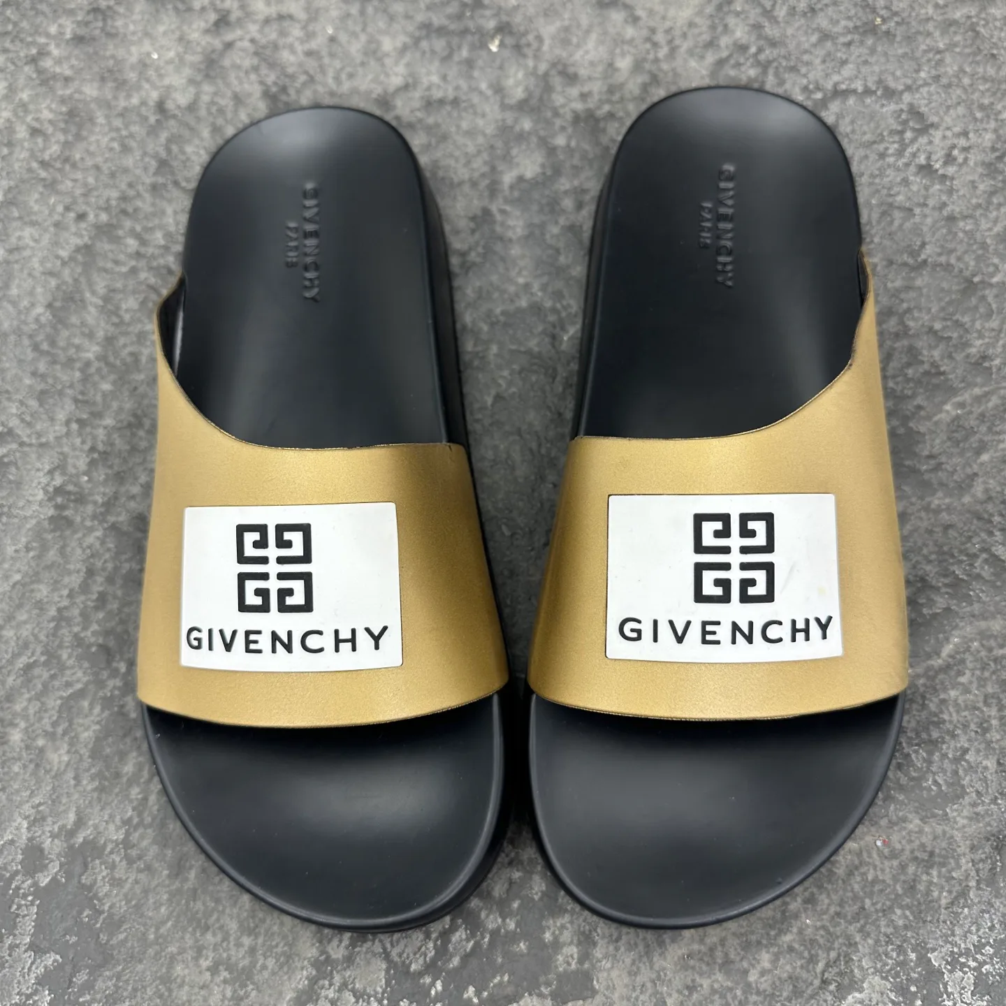 Men's Flip-Flops GIVENCHY 18153707