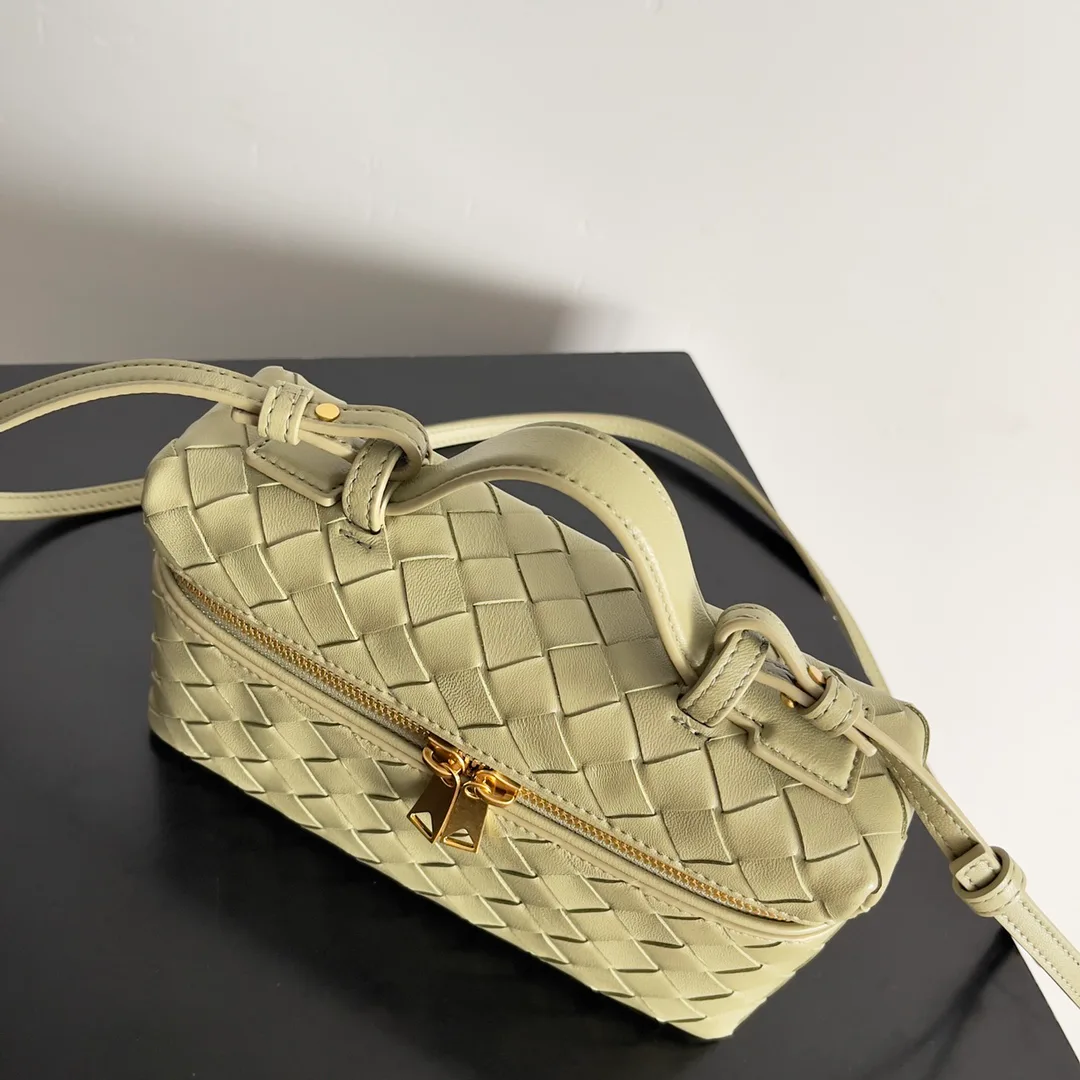 Women's Shoulder Bags BOTTEGA VENETA 18367449