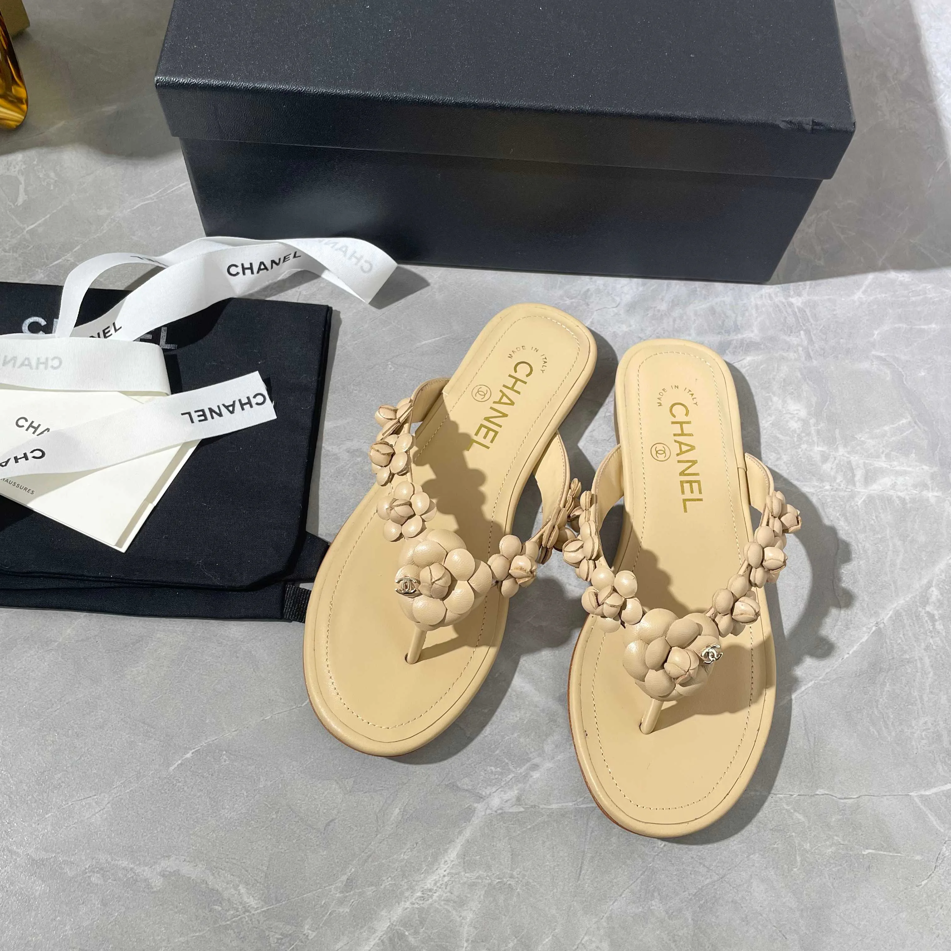 Women's Flip-Flops CHANEL 17947068