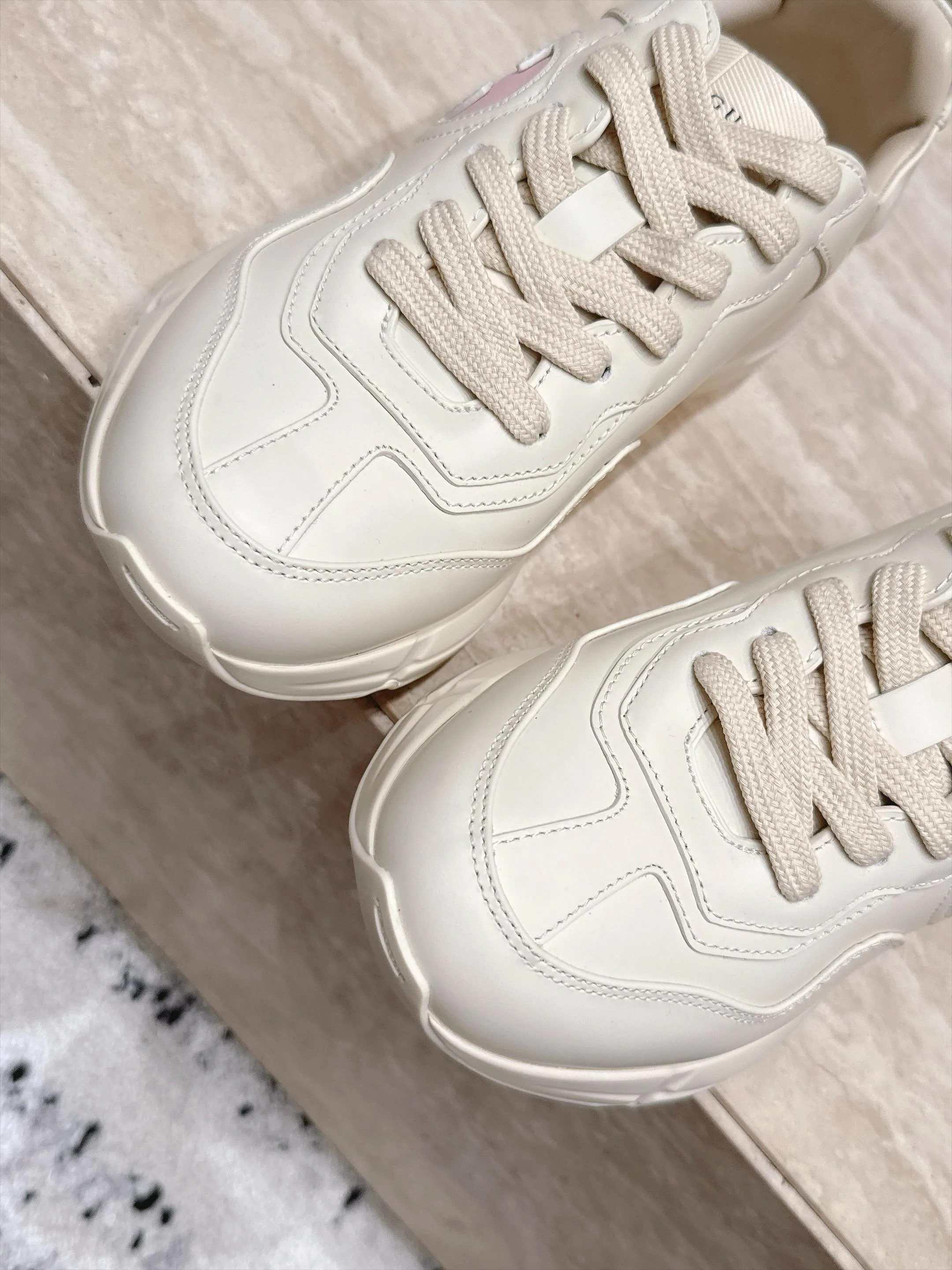Women's Sneakers GUCCI 18025257
