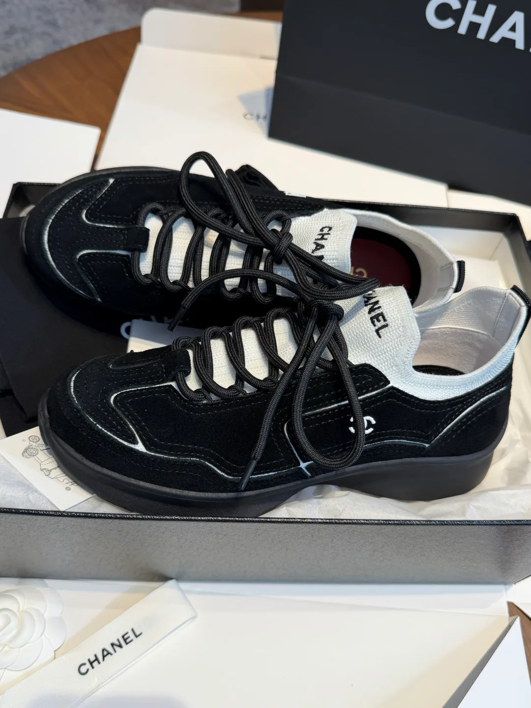 Women's Sneakers CHANEL 18067107