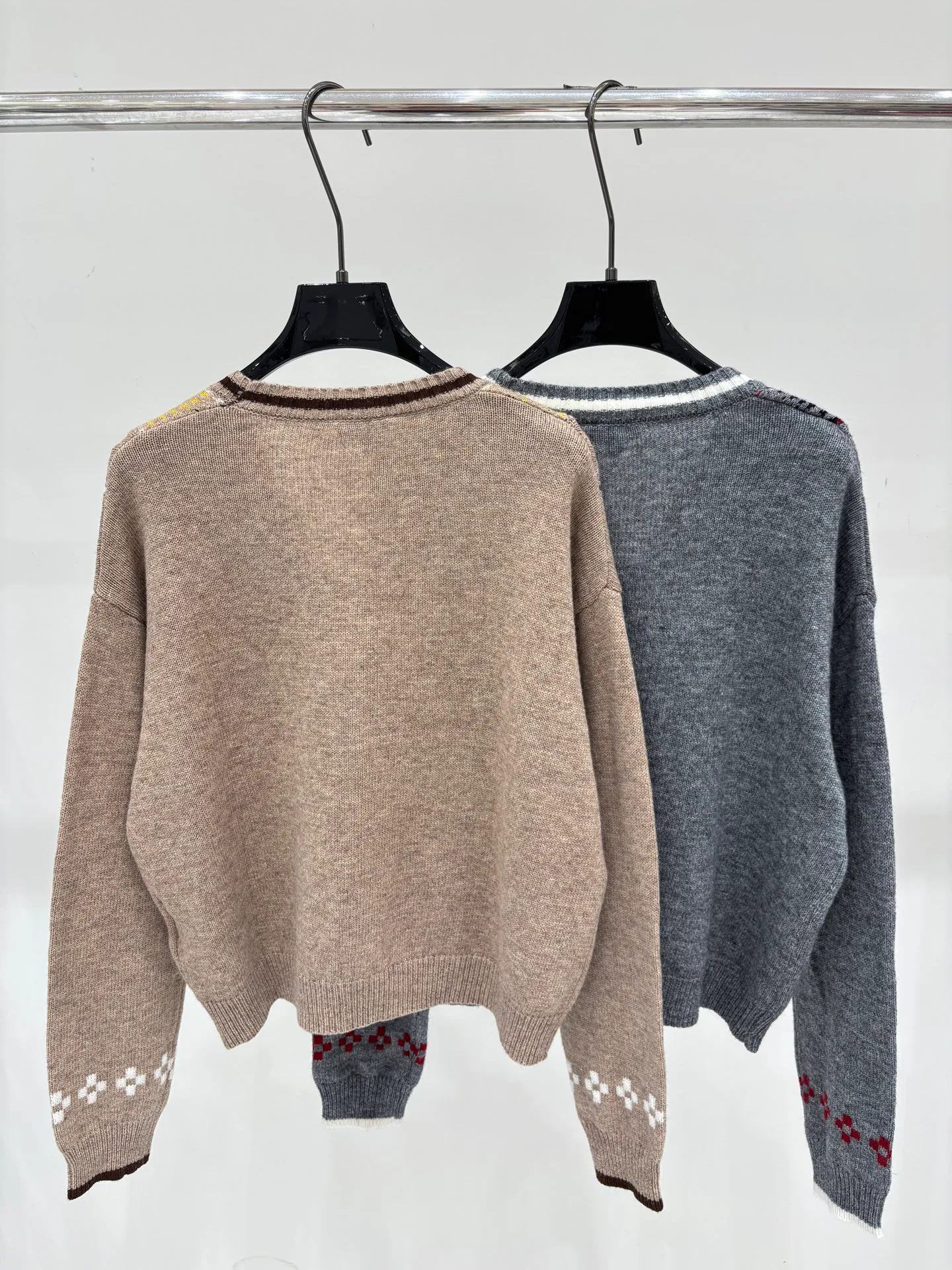Women's Jumpers And Sweaters CHANEL 18032656