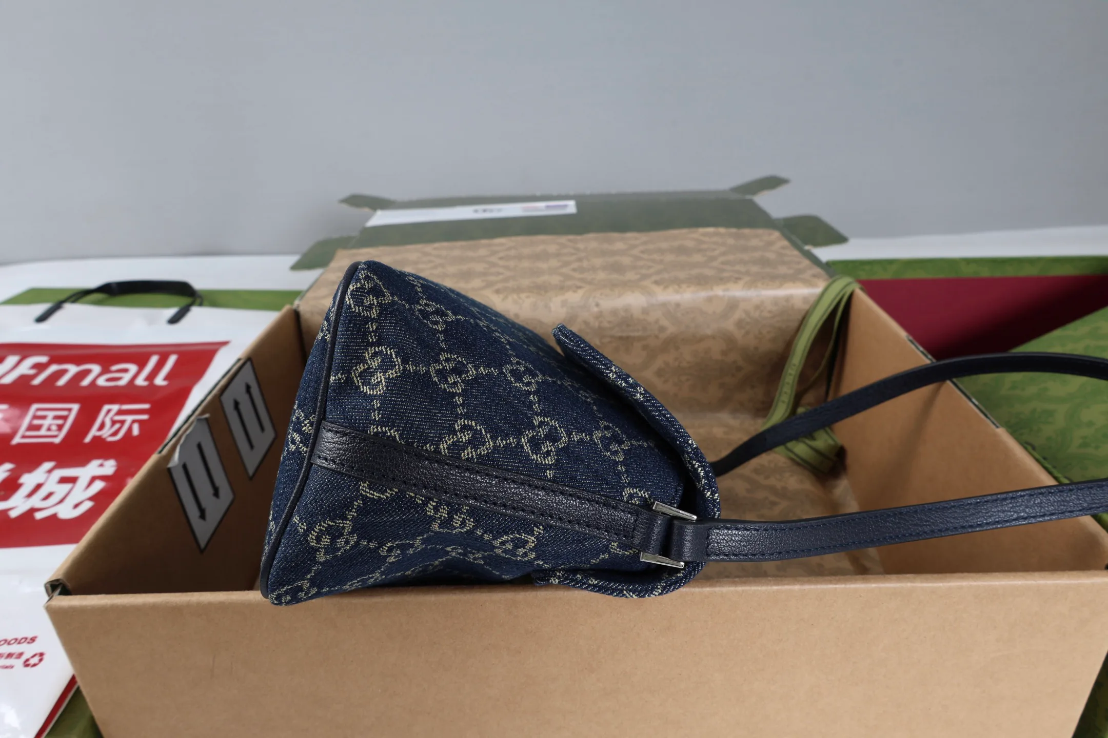 Women's Classic Handbags GUCCI 18065247