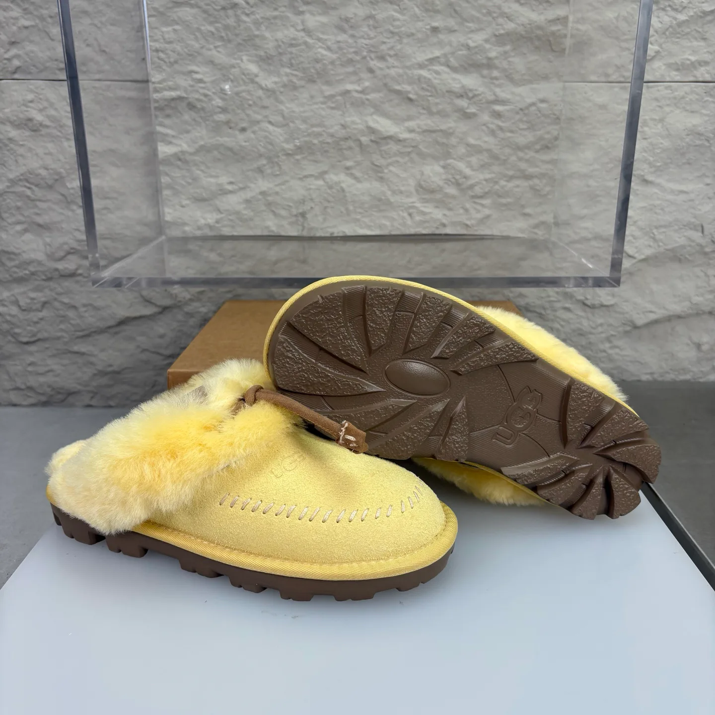 Women's Slippers UGG 18351730