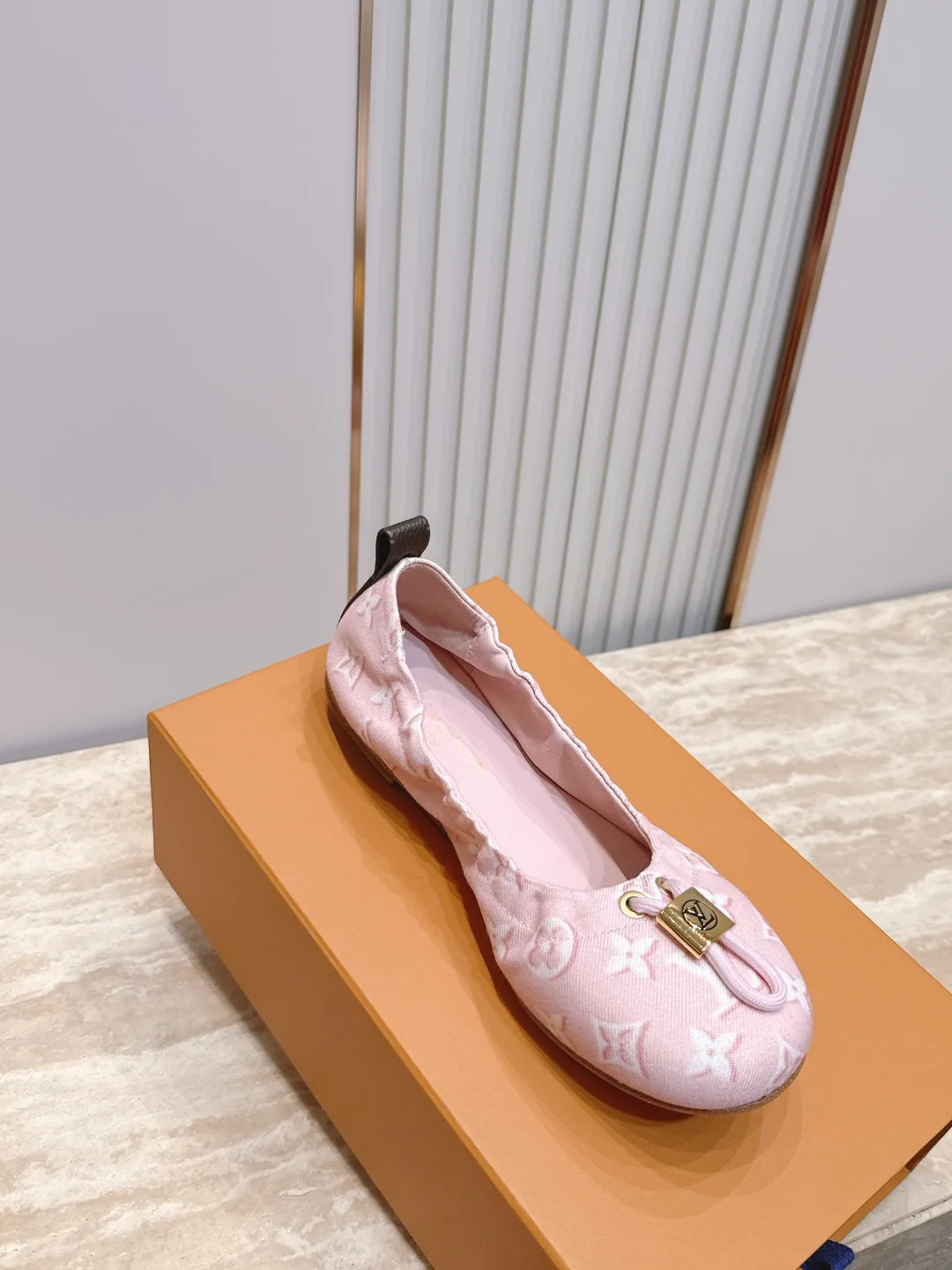 Women's Ballet Flats LOUIS VUITTON 17178358