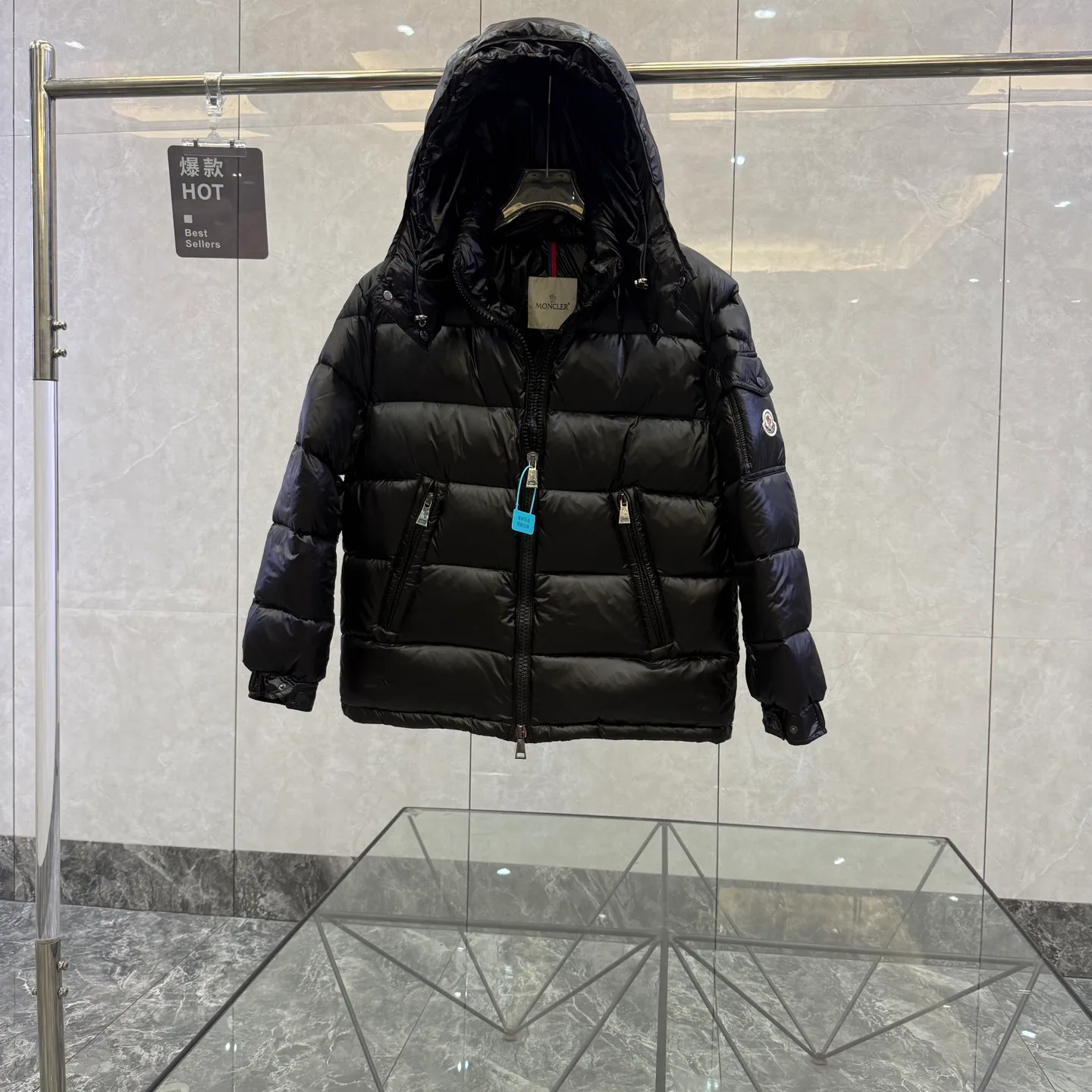 Women's Jackets And Down Jackets MONCLER 17949606