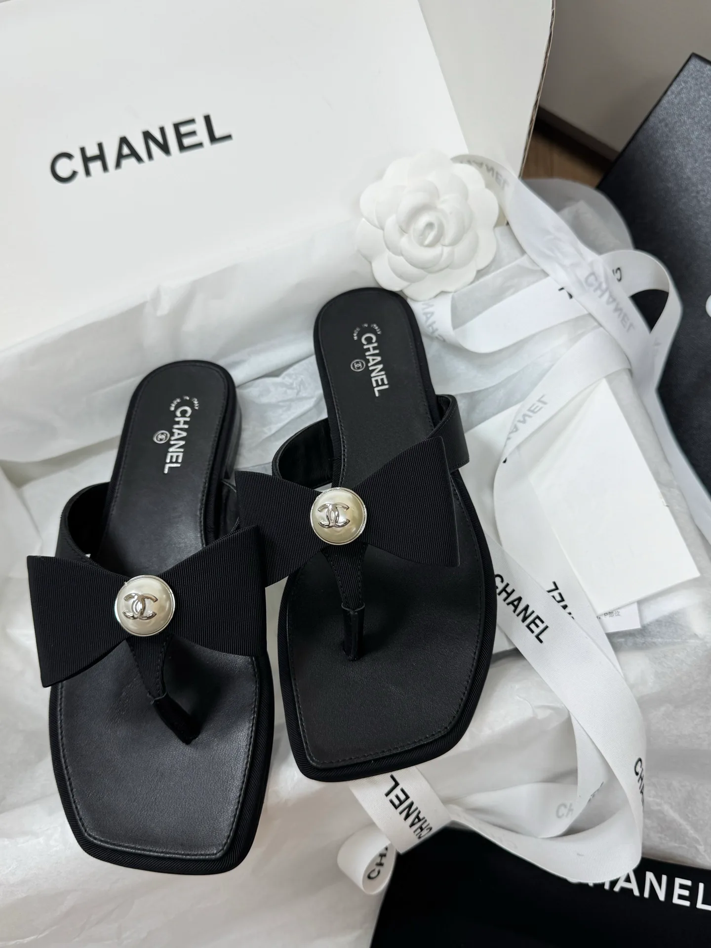 Women's Flip-Flops CHANEL 17418250