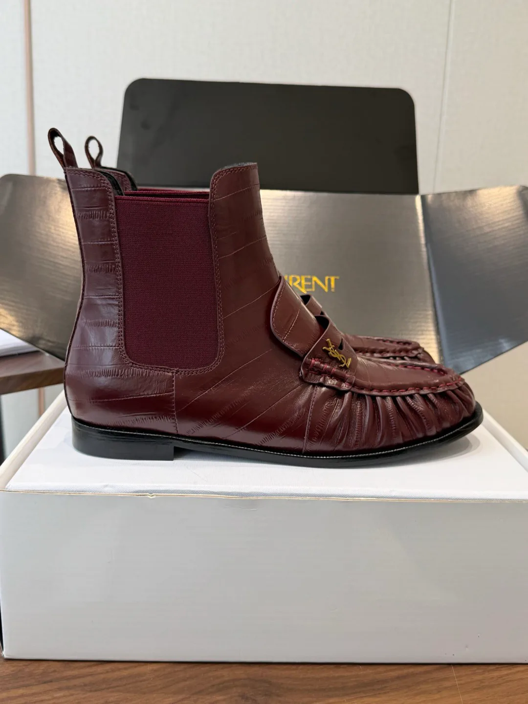 Women's Loafers And Moccasins SAINT LAURENT 18182790