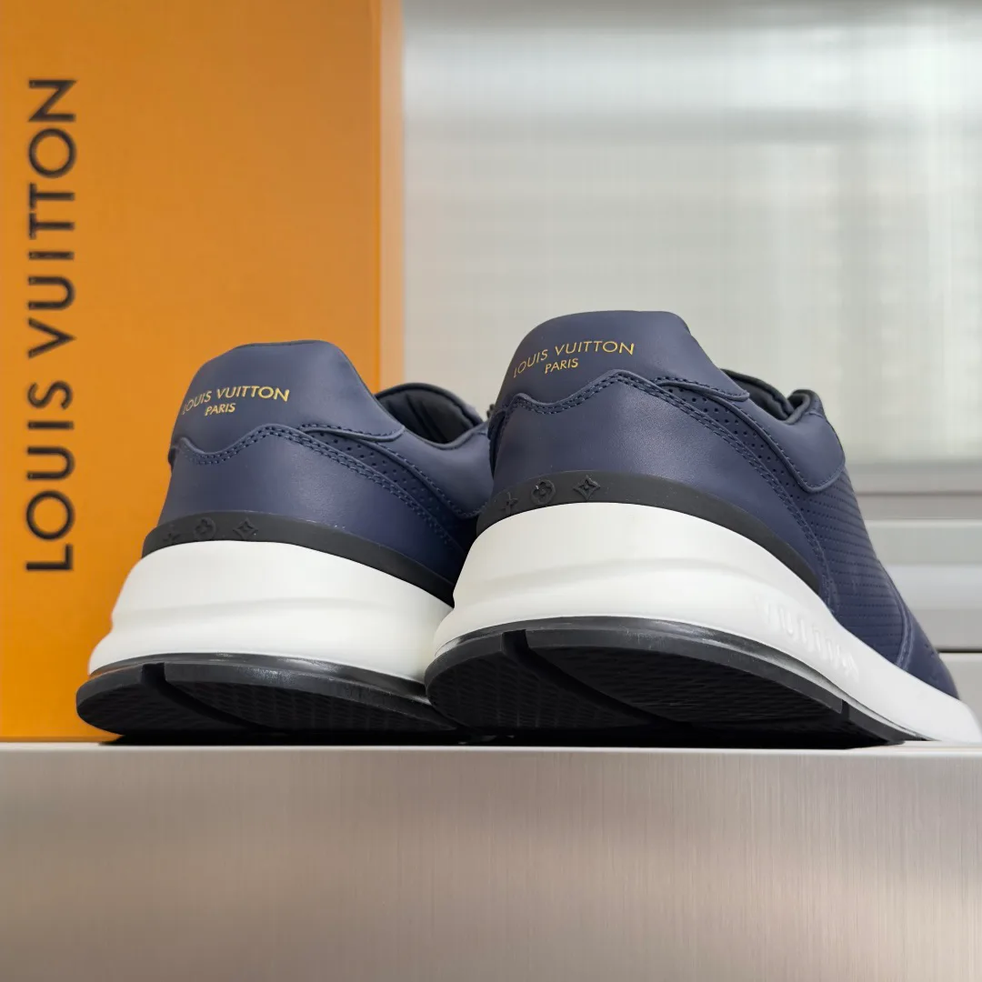 Men's Sneakers LOUIS VUITTON 17950792