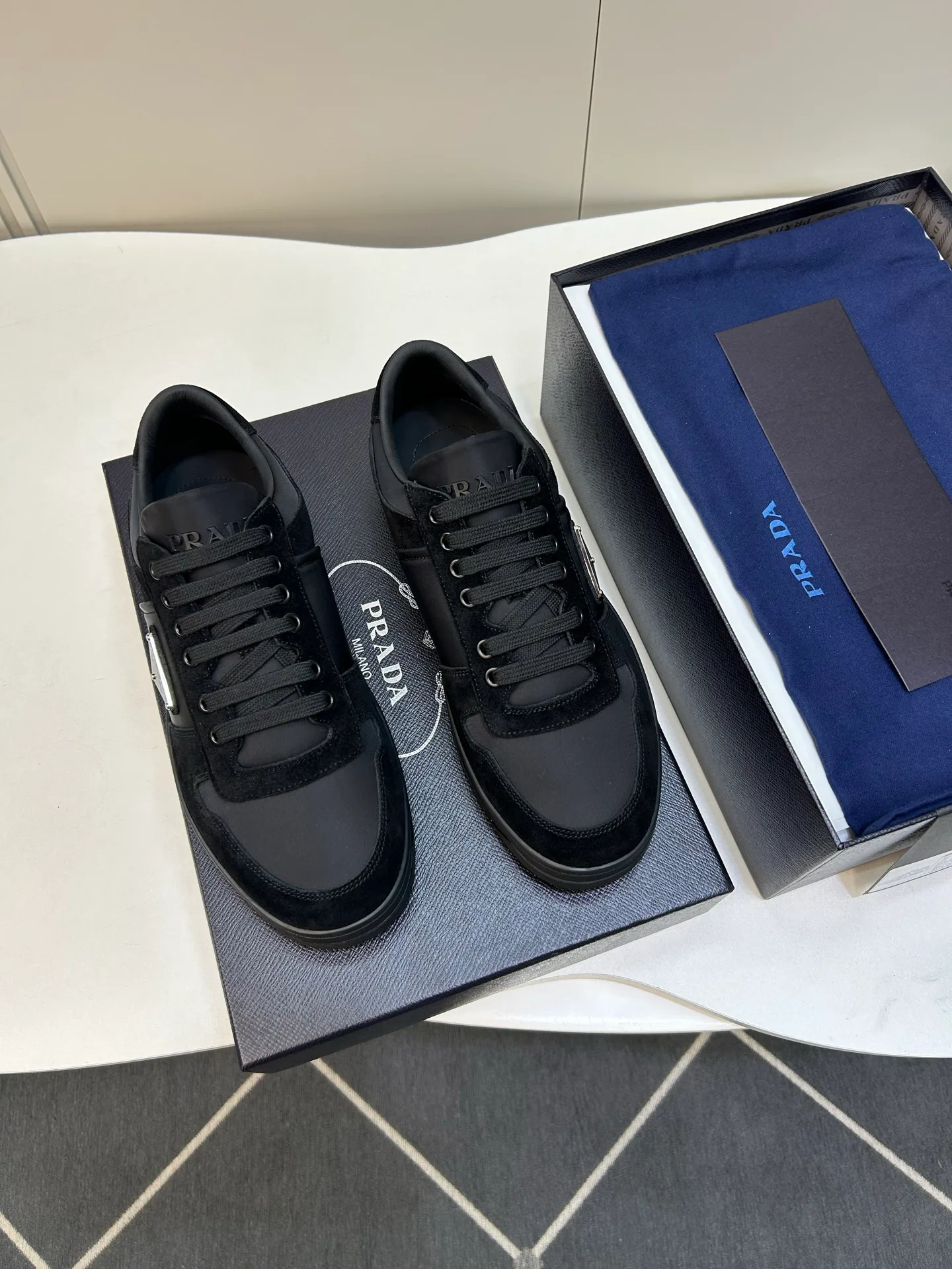 Men's Sneakers PRADA 18267437