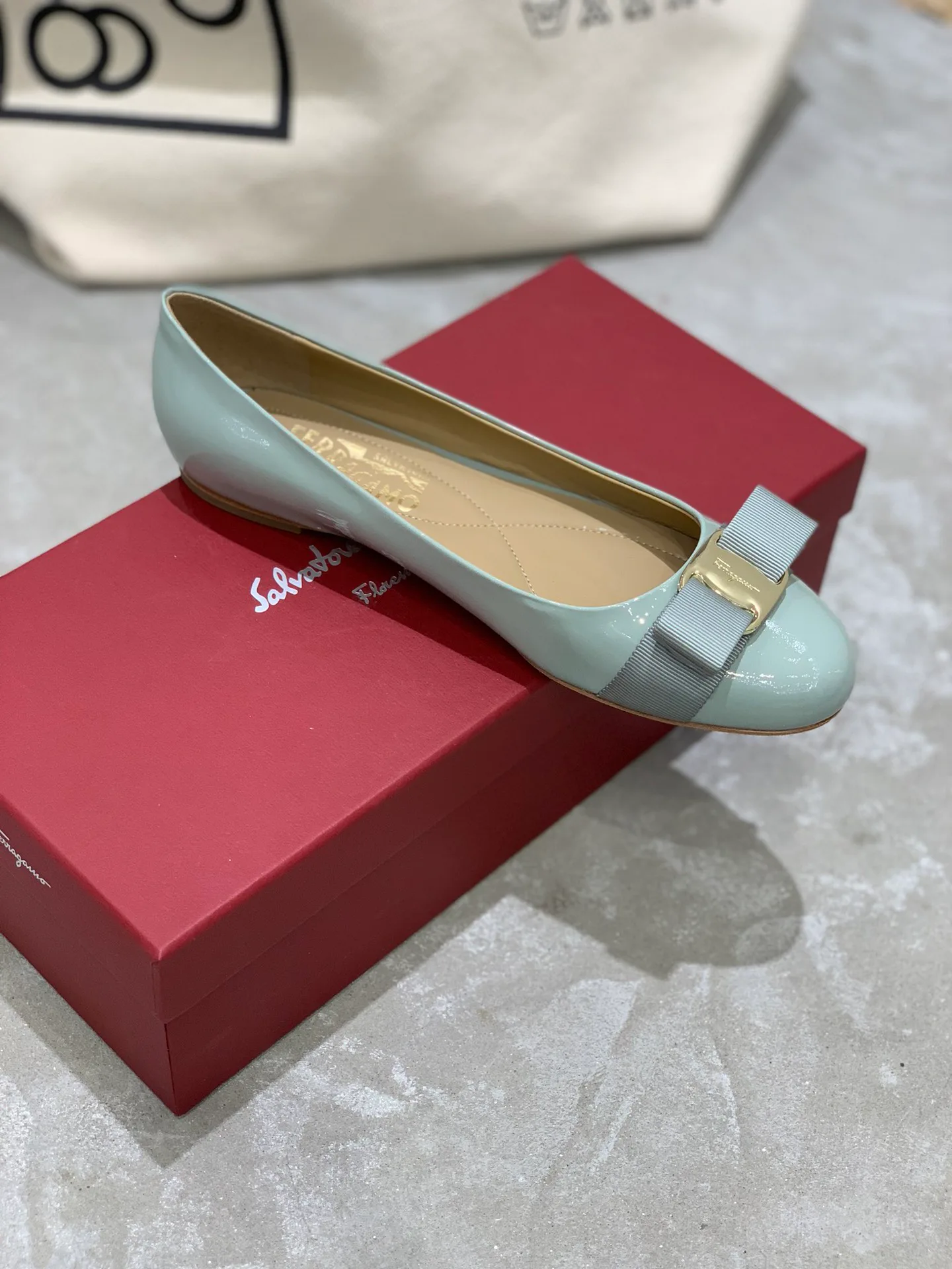 Women's Ballet Flats SALVATORE FERRAGAMO 18340638