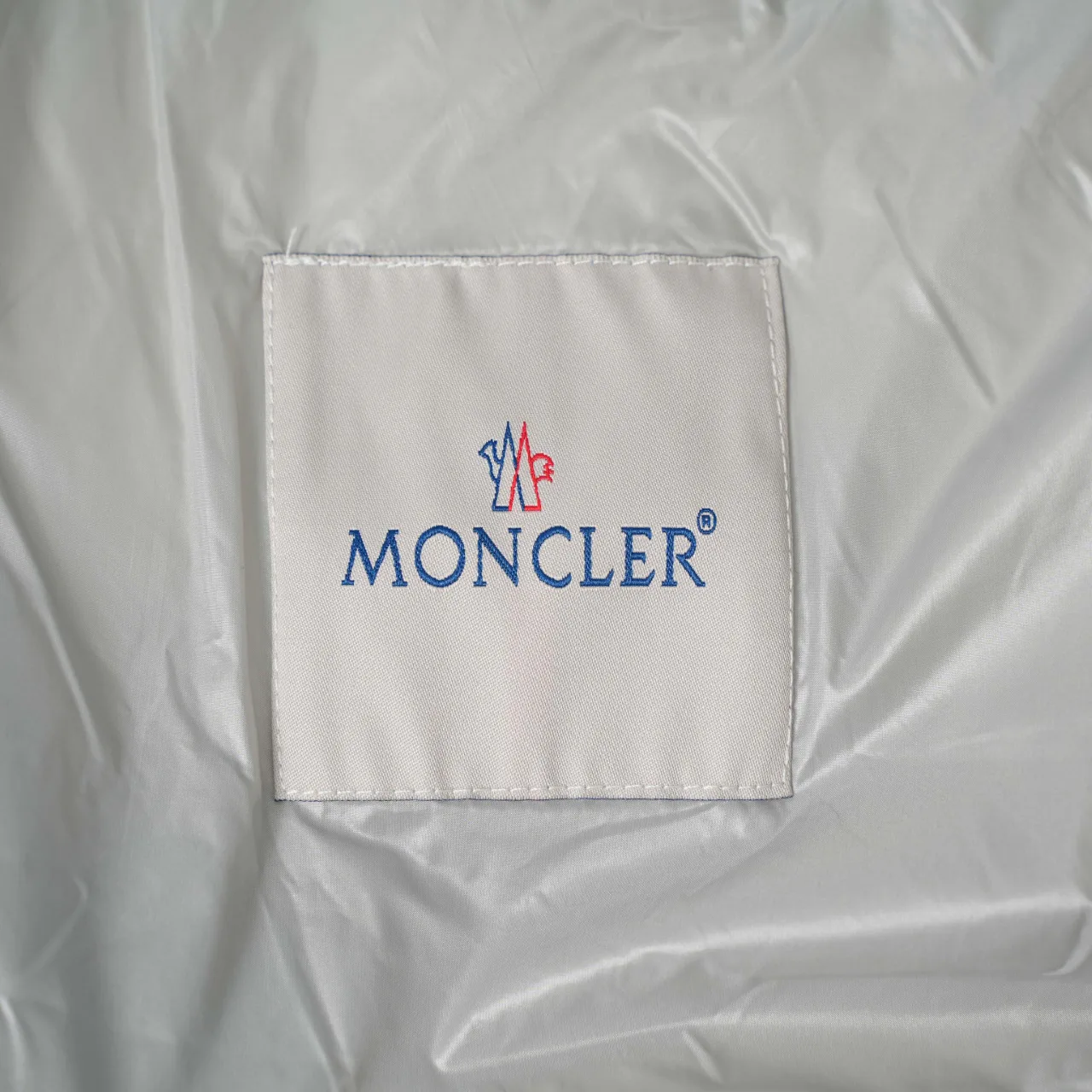 Куртки И Пуховики Мужские Moncler 18645509
