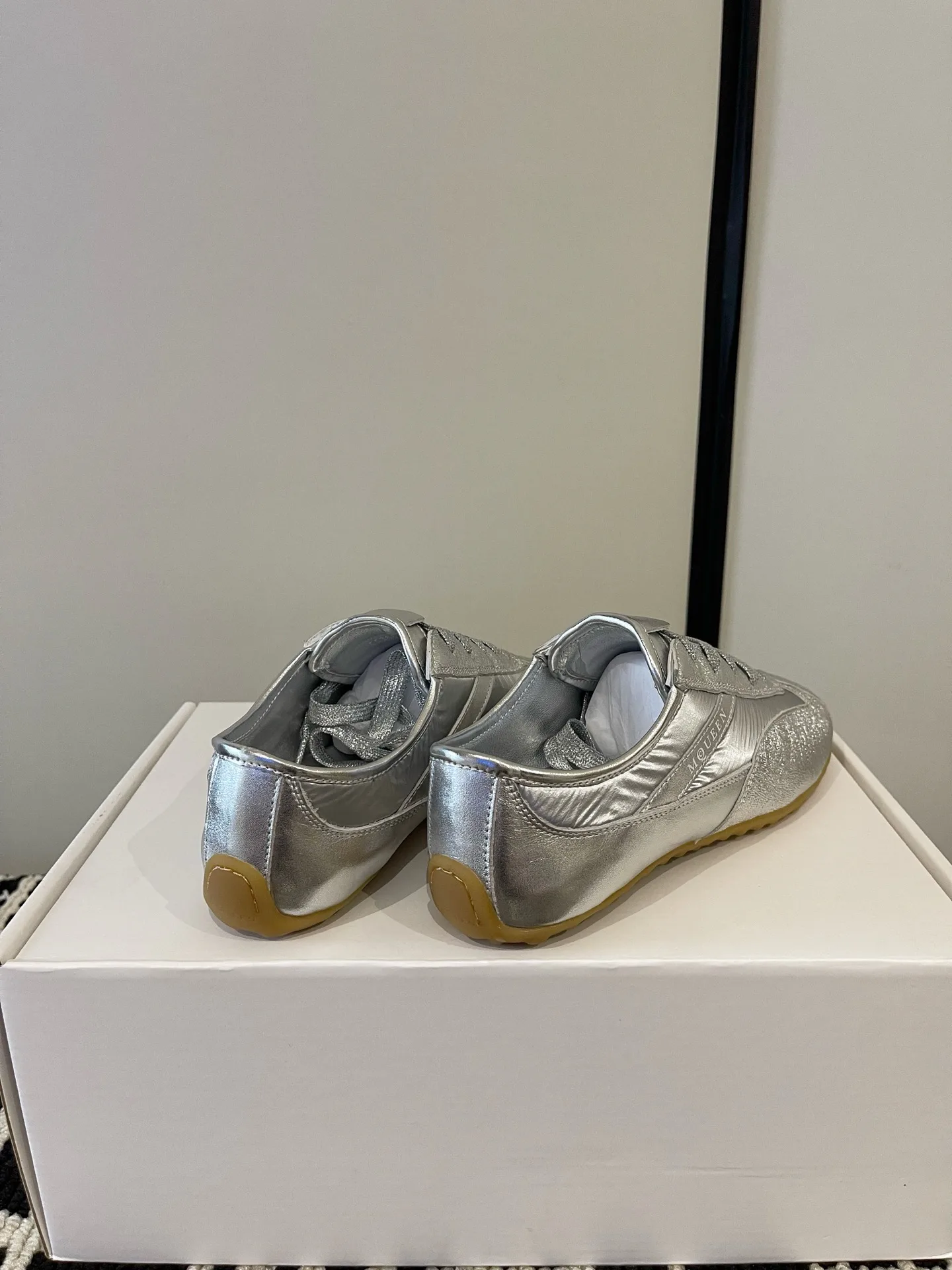 Women's Sneakers ALEXANDER MCQUEEN 18386233