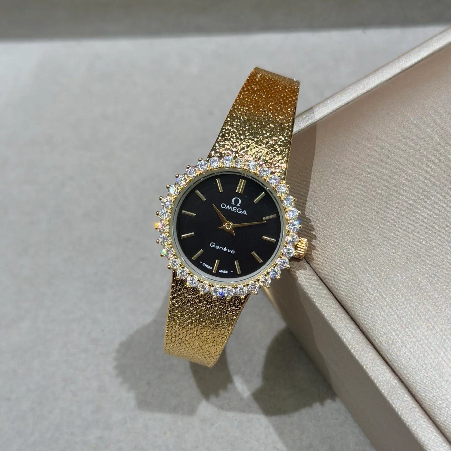 Women's Watches OMEGA 17843053