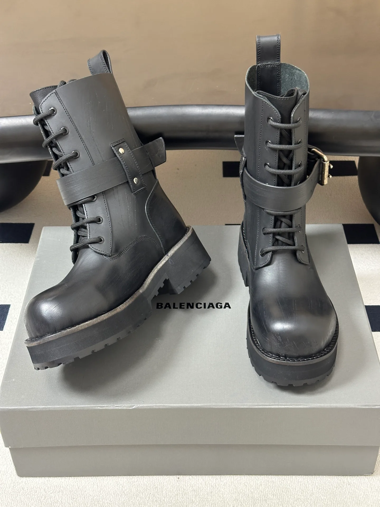 Women's Ankle Boots BALENCIAGA 18049605