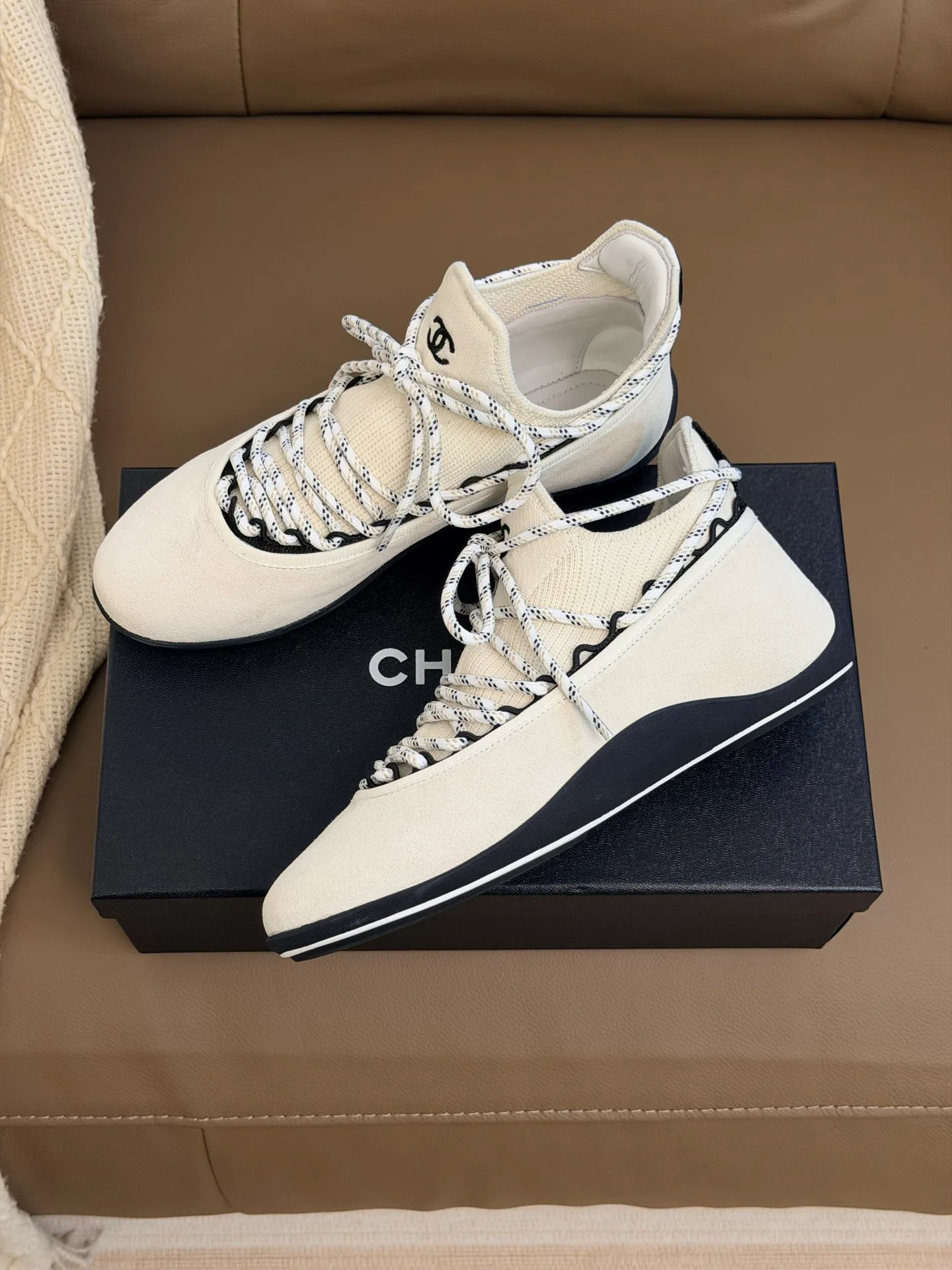 Women's Sneakers CHANEL 17510619
