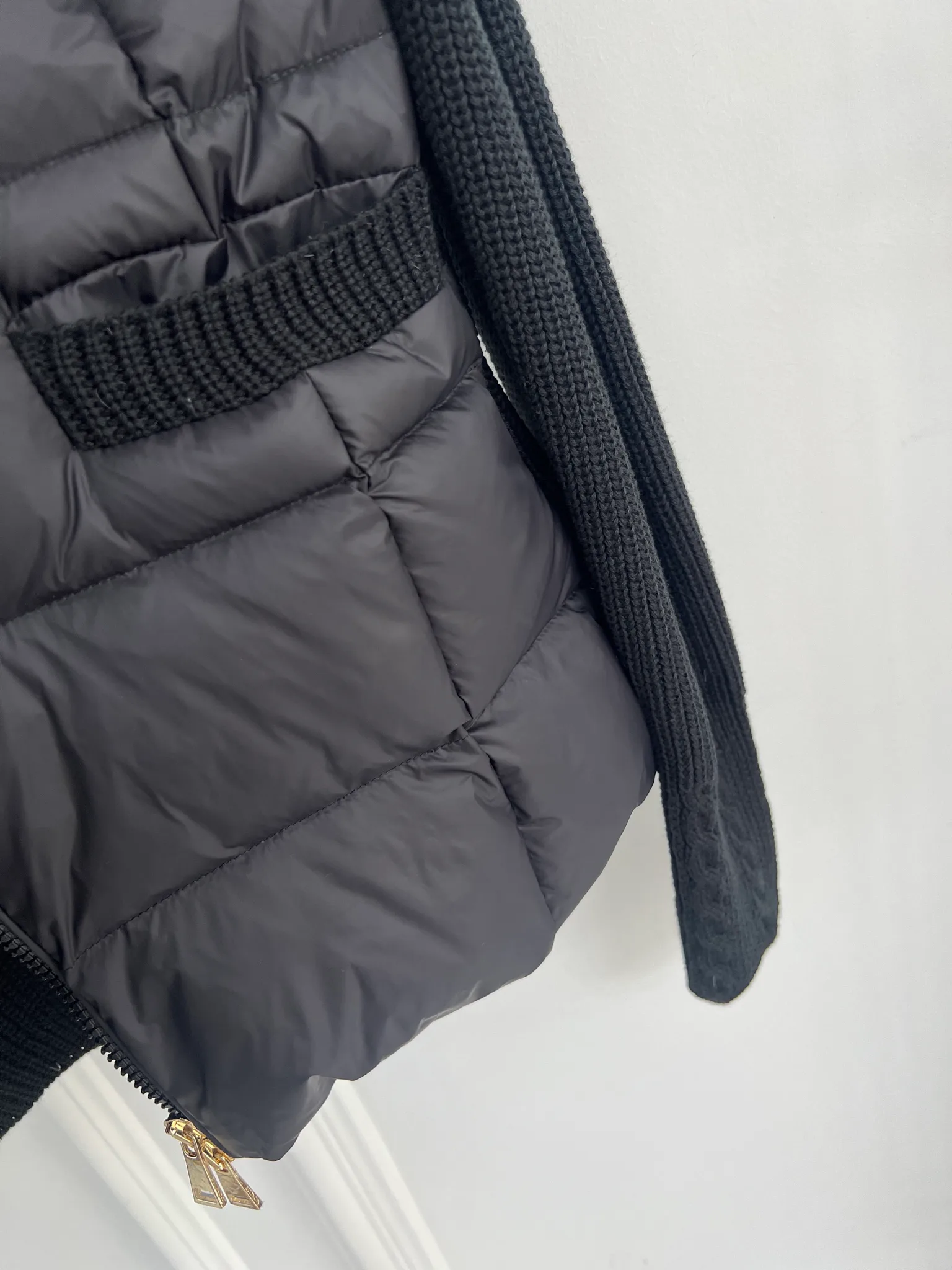 Women's Jackets And Down Jackets MONCLER 18416252