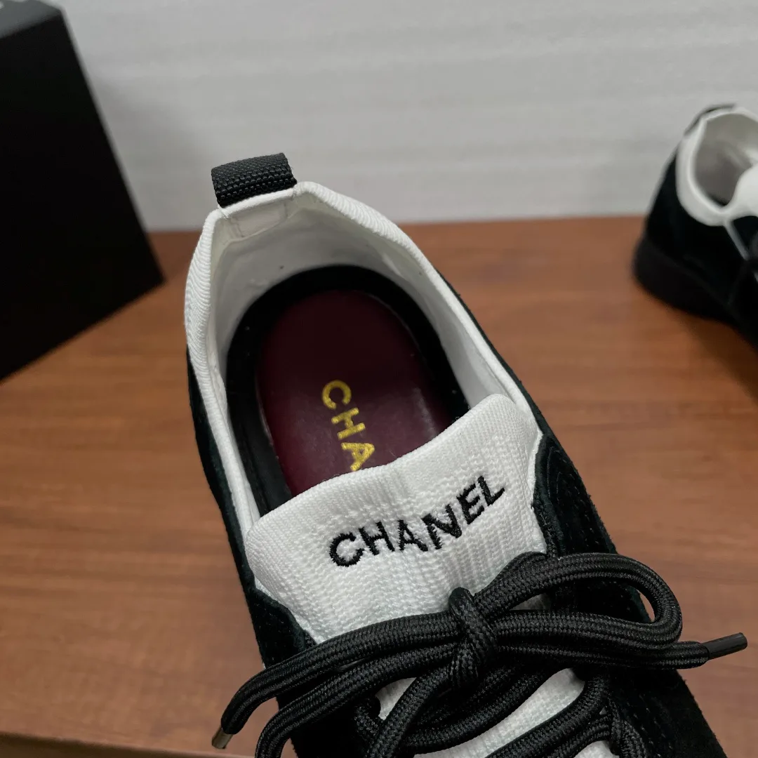Women's Sneakers CHANEL 17542466