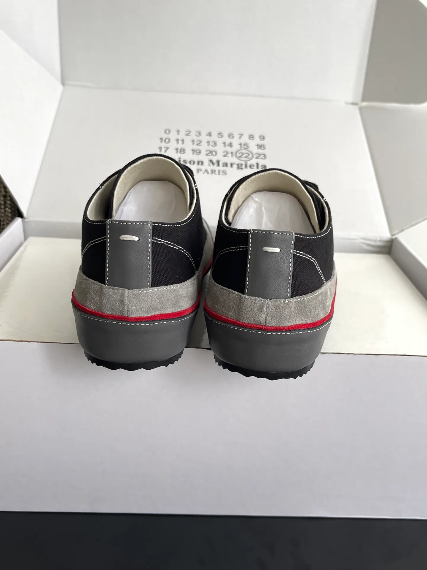 Women's Sneakers MAISON MARGIELA 17554410