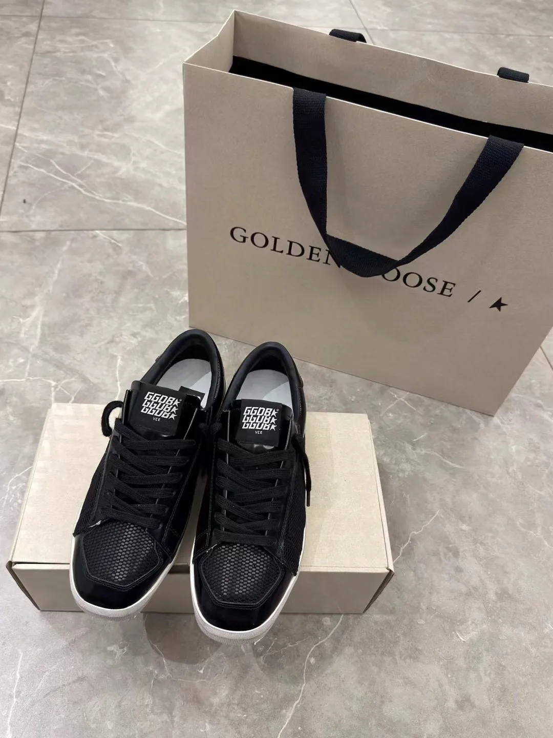 Women's Sneakers GOLDEN GOOSE 18265589