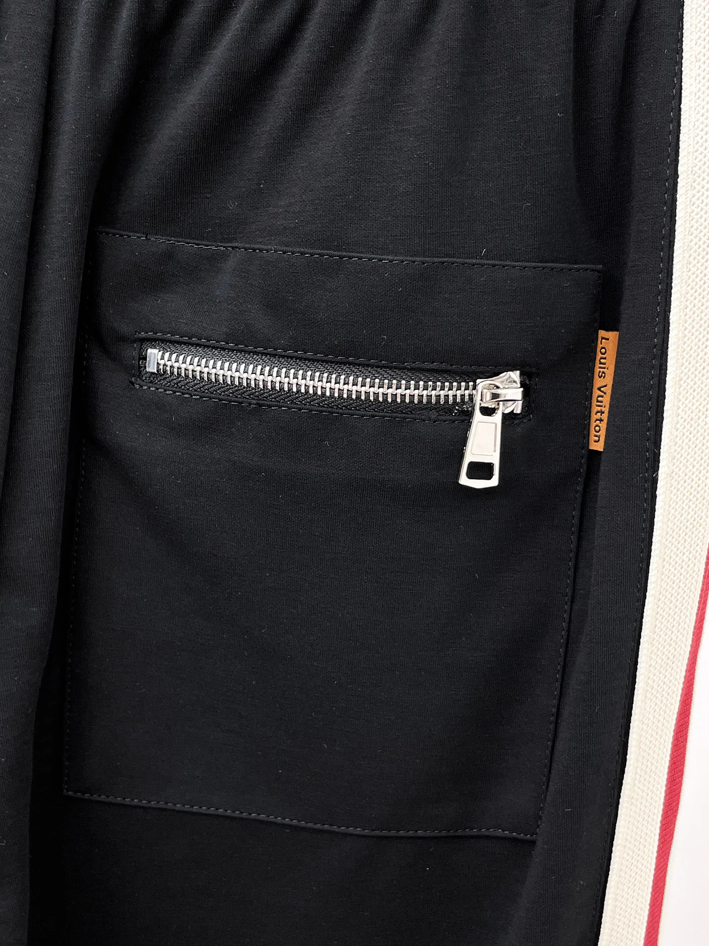 Men's Trousers LOUIS VUITTON 18399314