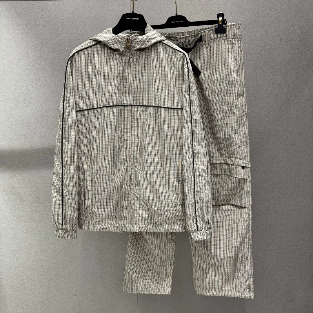 Men's Jackets And Down Jackets LOUIS VUITTON 17081696