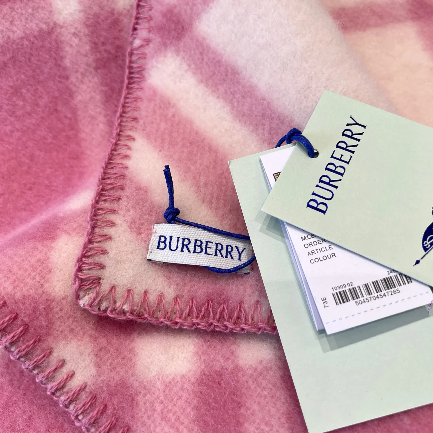 Scarves BURBERRY 17945208