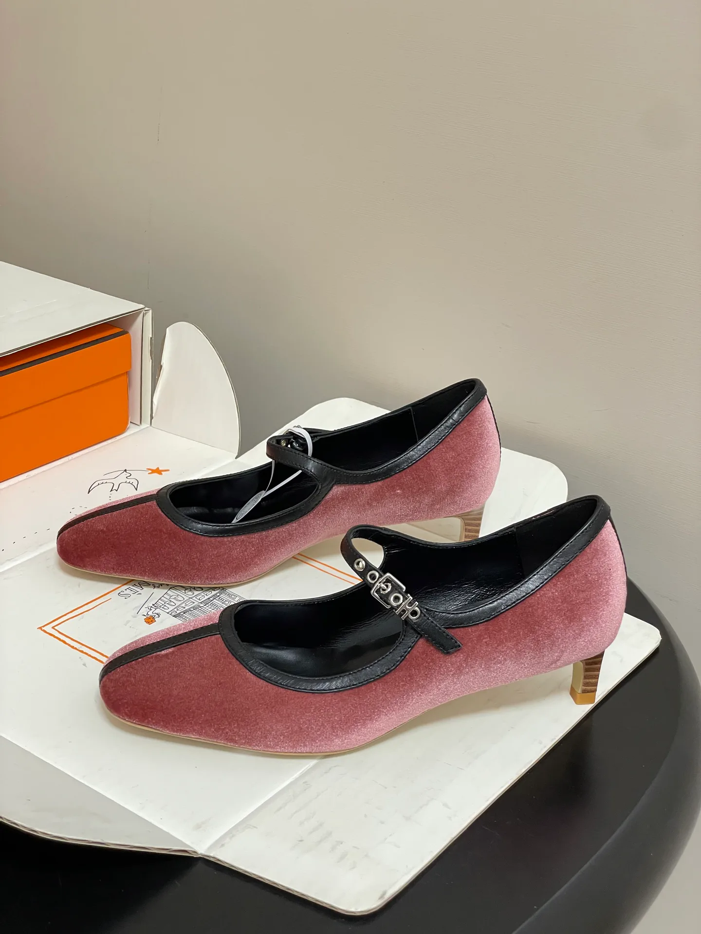 Women's Ballet Flats HERMES 17558026