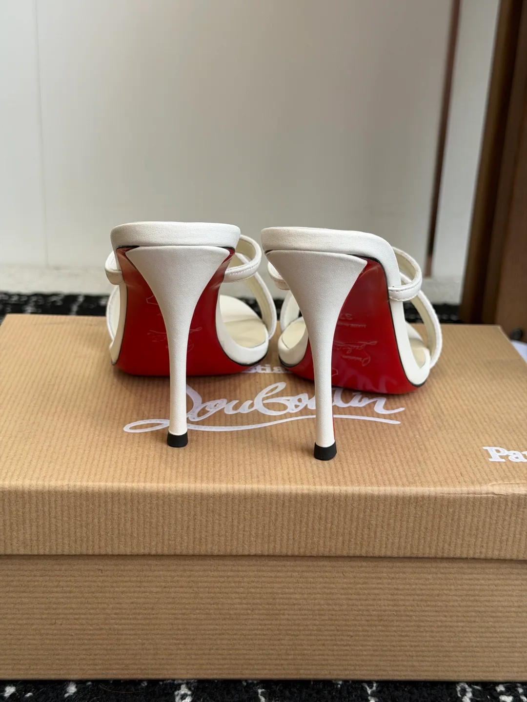 Women's Open-Toe Sandals CHRISTIAN LOUBOUTIN 17936546