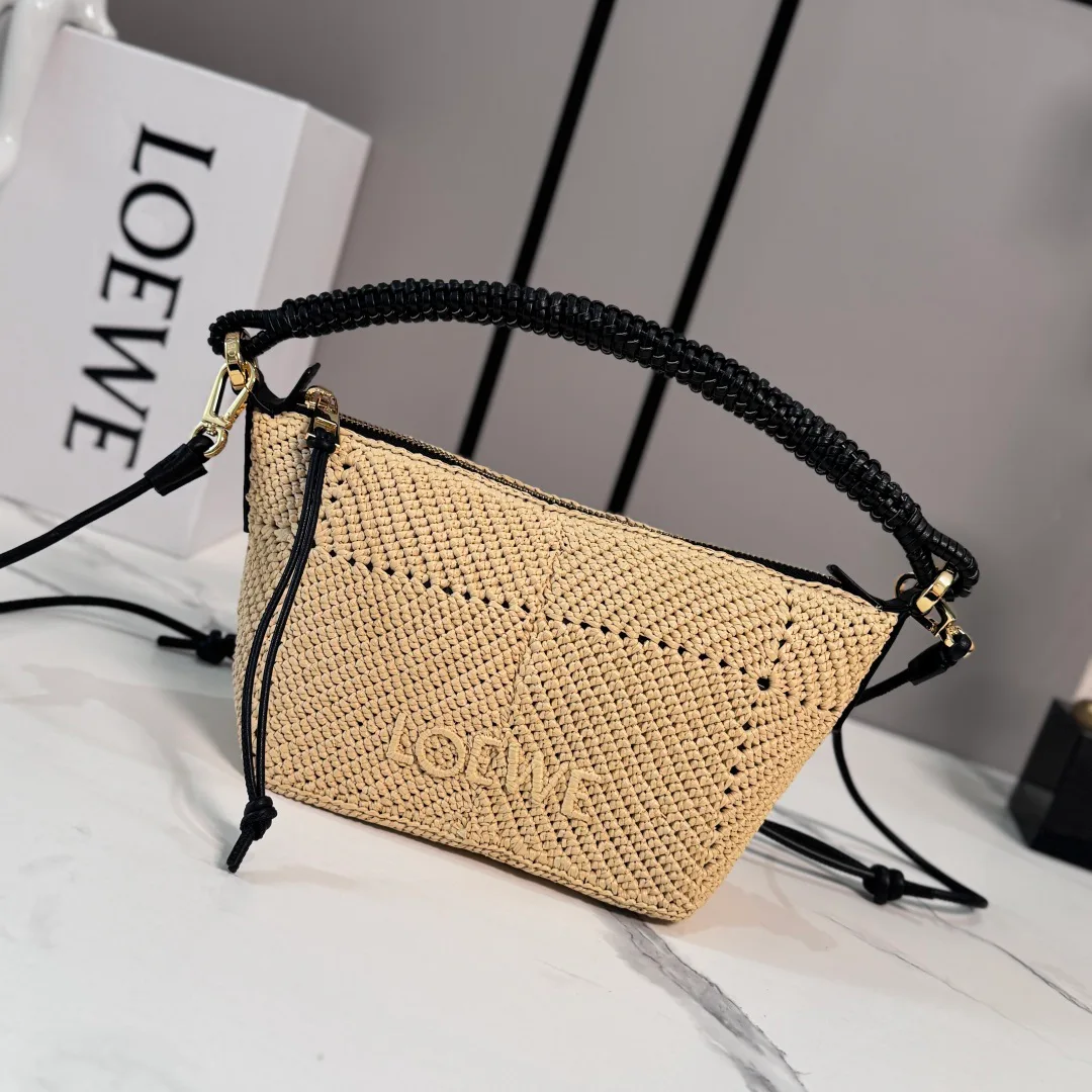 Women's Classic Handbags LOEWE 17818152