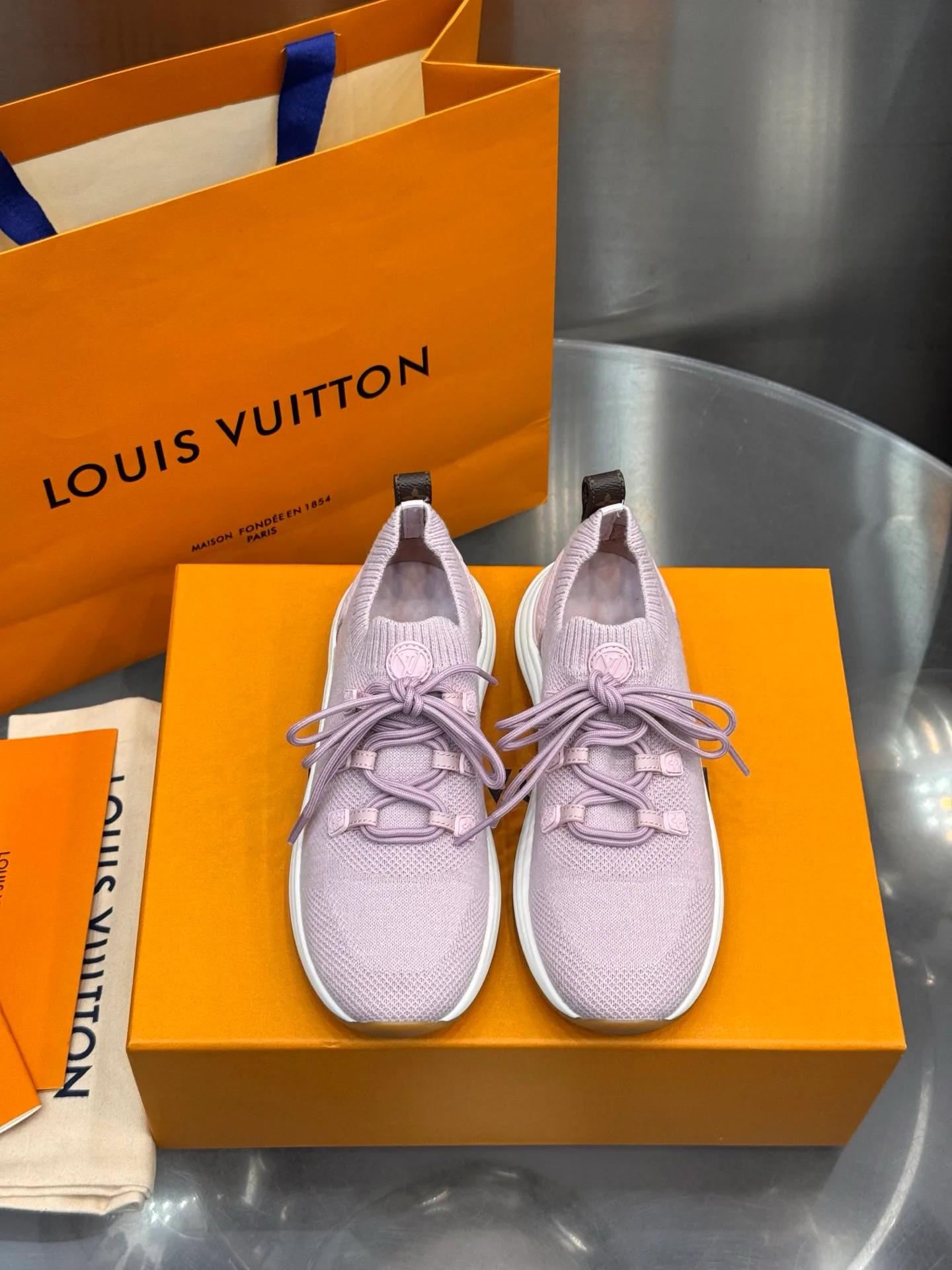 Women's Sneakers LOUIS VUITTON 18202474