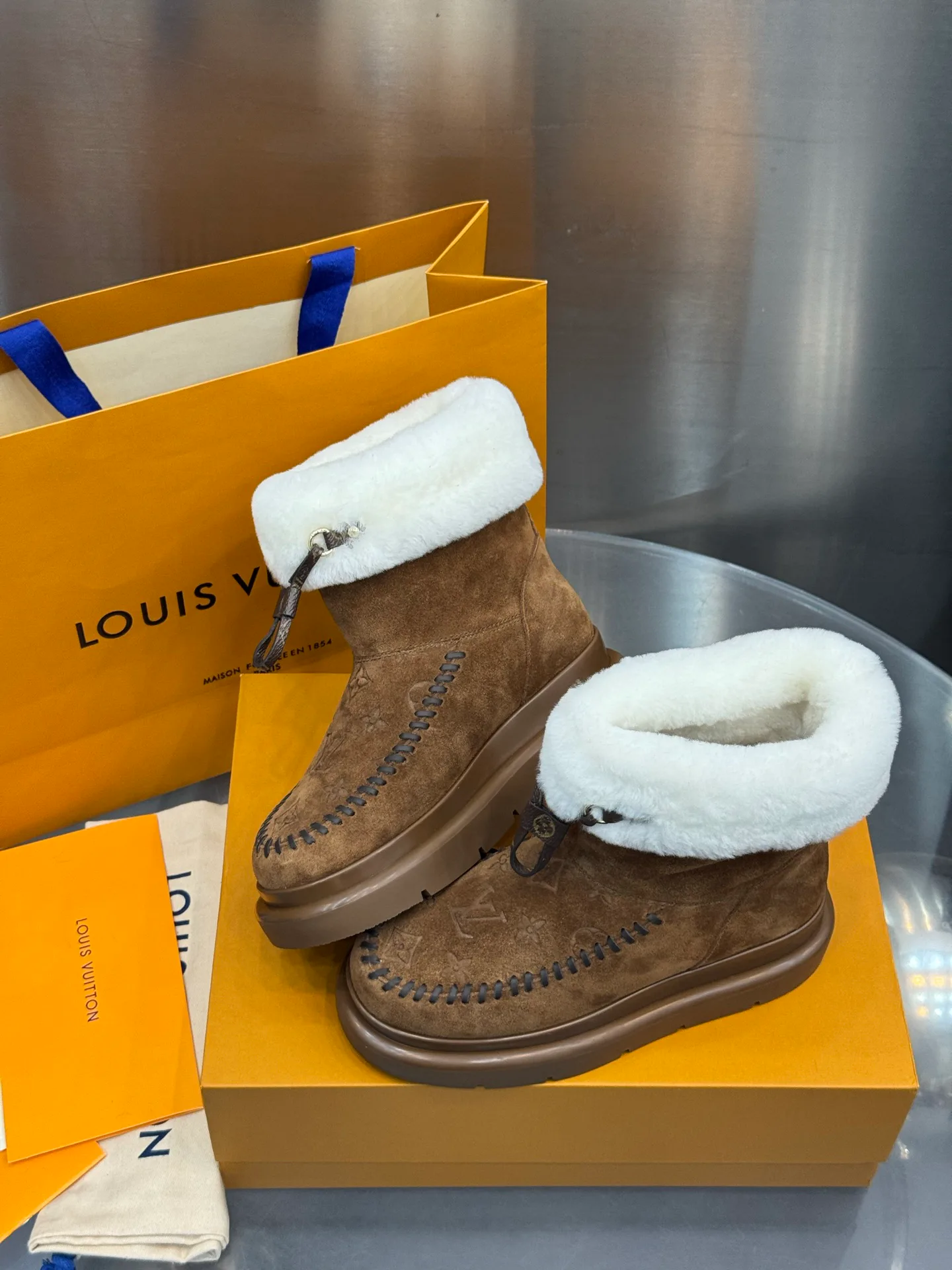 Women's Ugg Boots LOUIS VUITTON 18202485