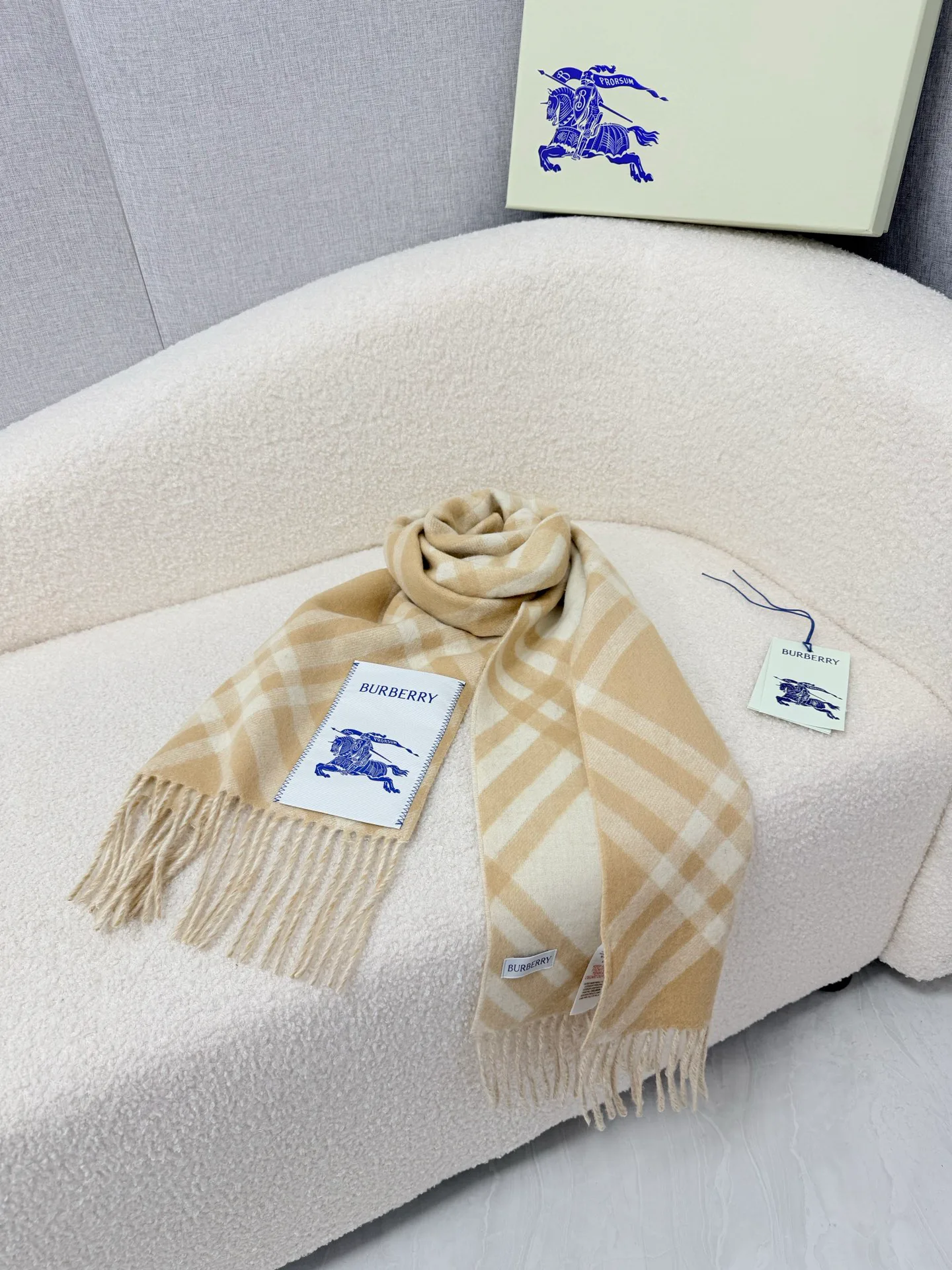 Scarves BURBERRY 18322320