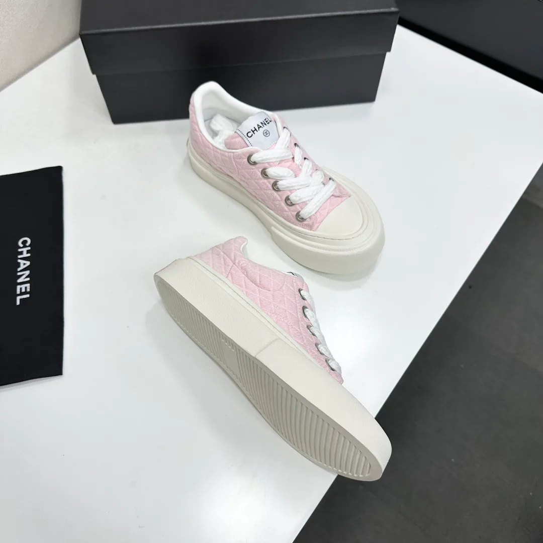Women's Sneakers CHANEL 17825114