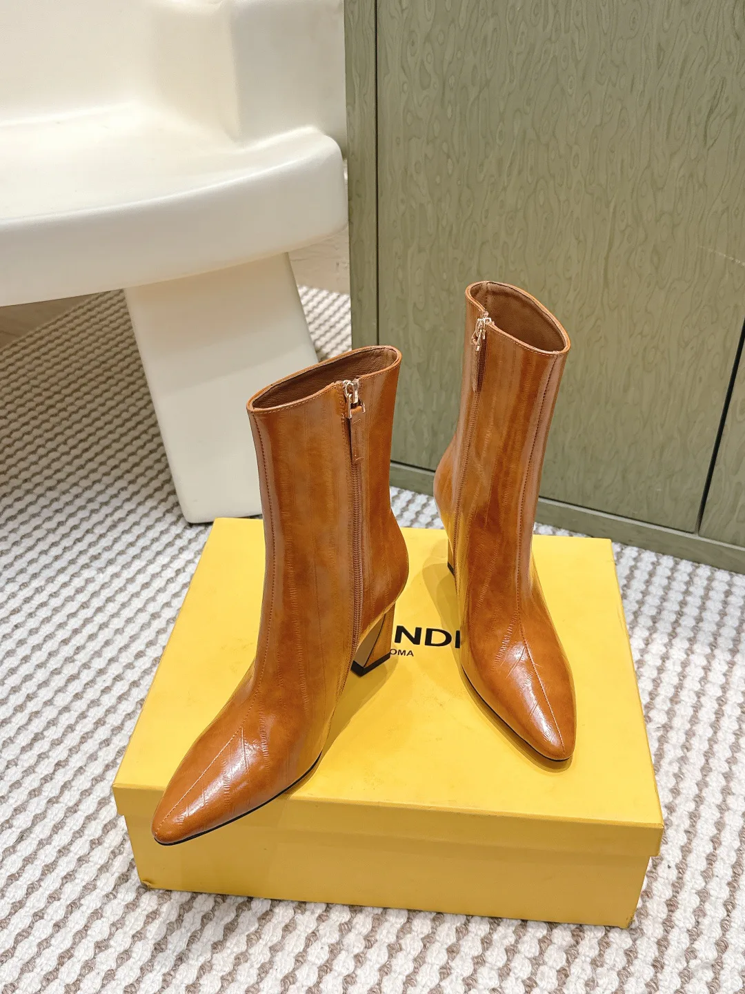 Women's Booties FENDI 18370145
