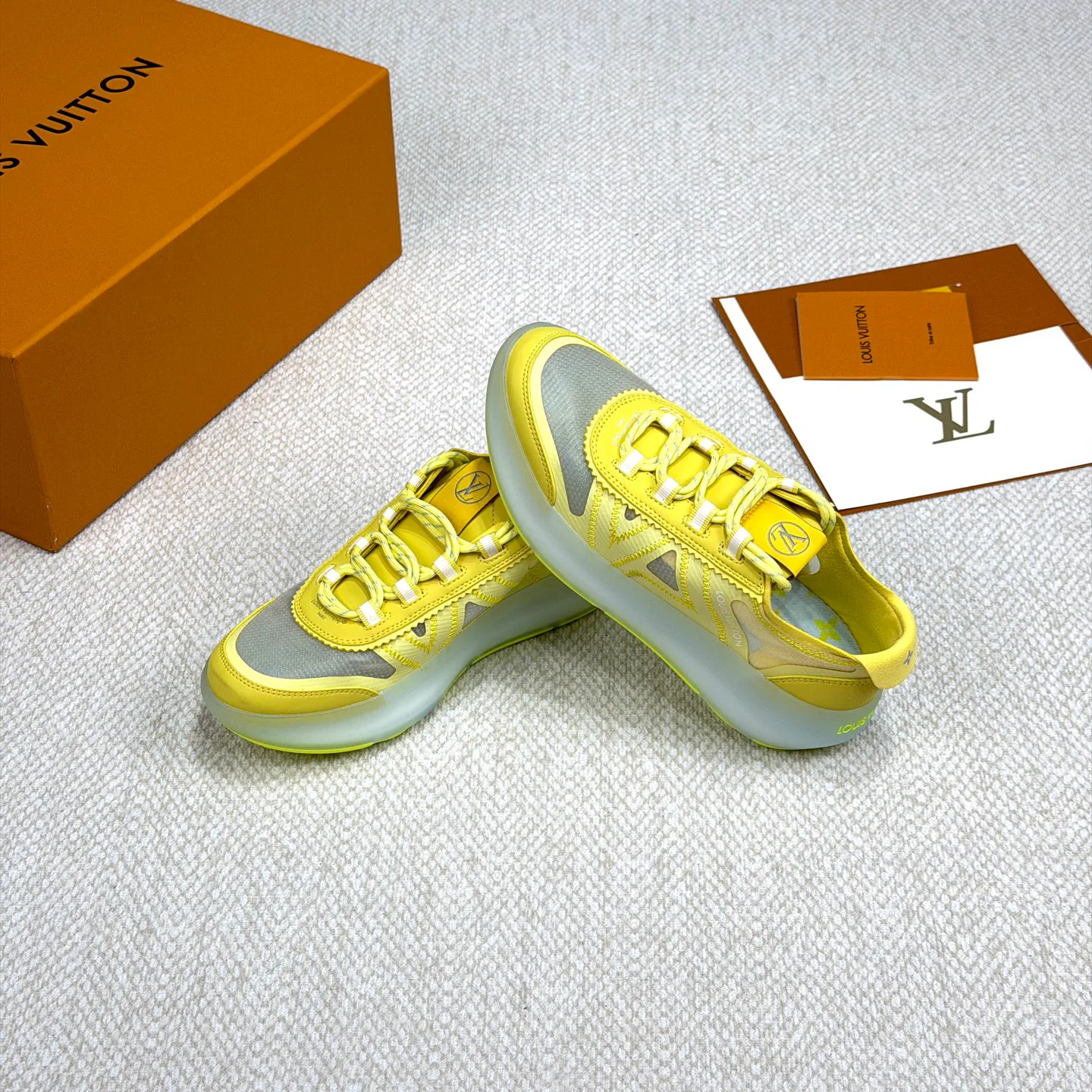 Women's Sneakers LOUIS VUITTON 18265149