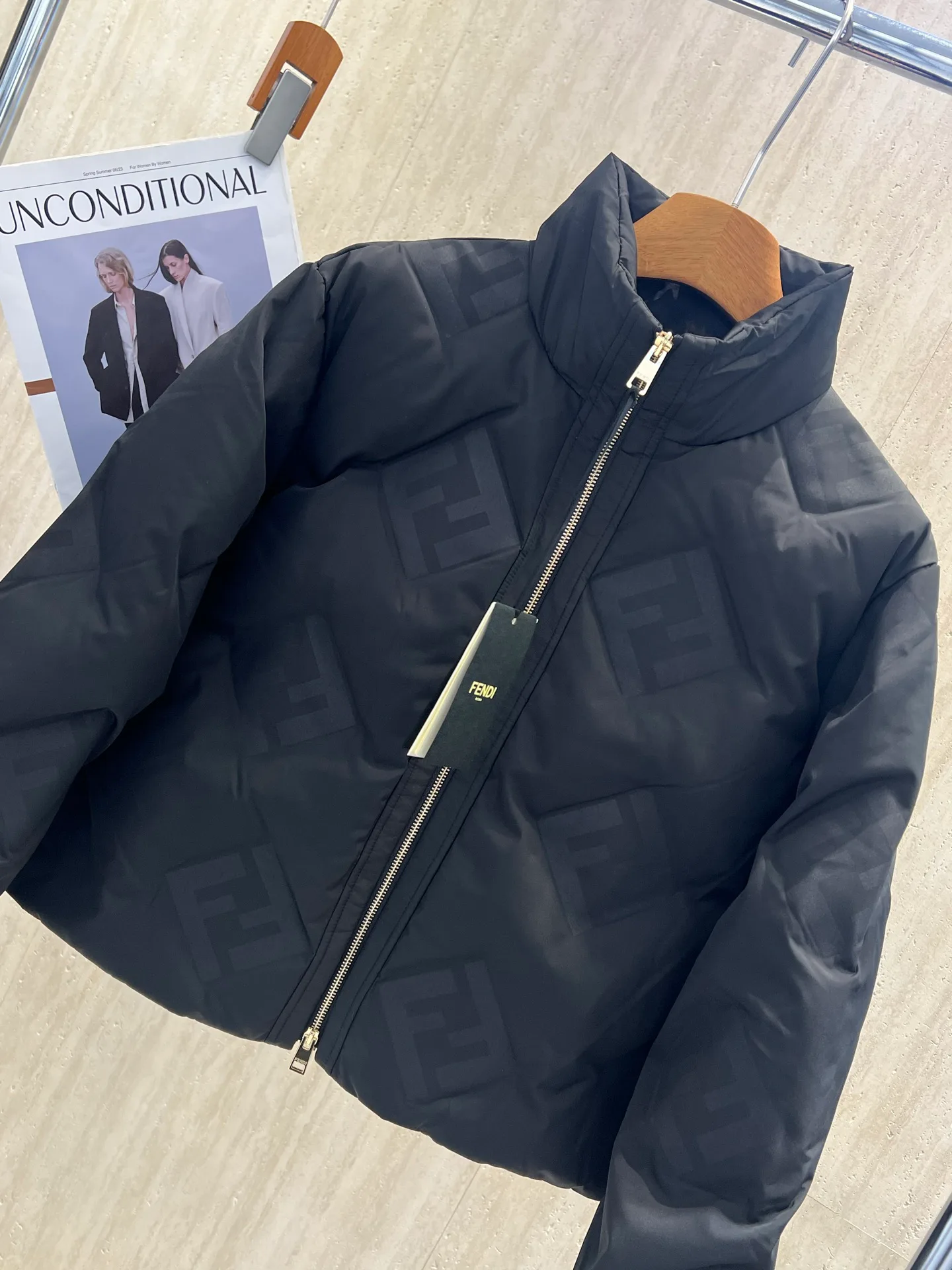 Куртки И Пуховики Женские Fendi 18617157