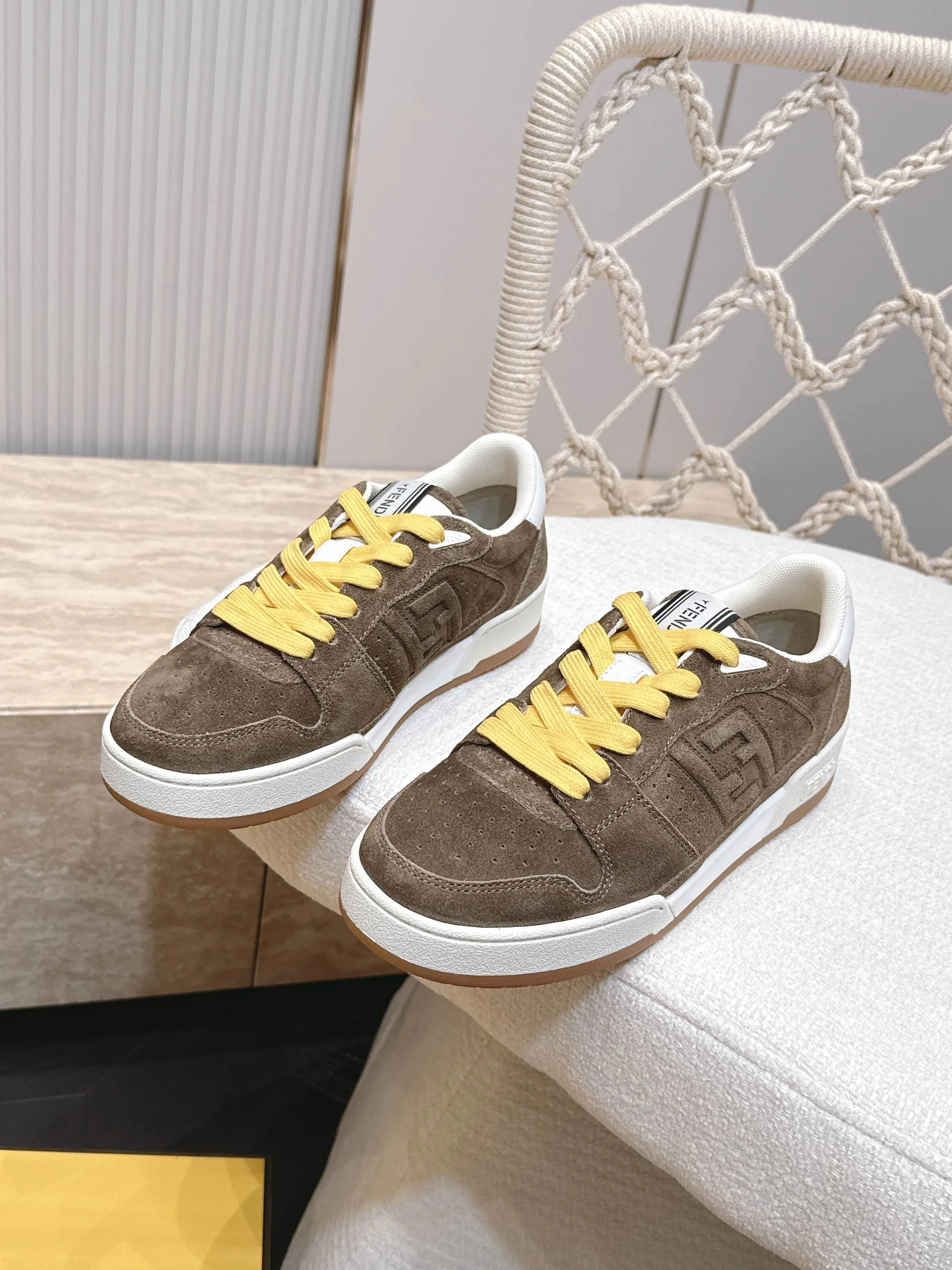 Women's Sneakers FENDI 17682040