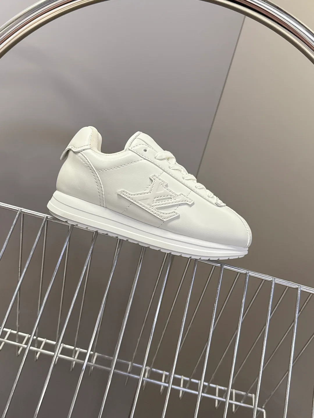 Women's Sneakers LOUIS VUITTON 18005433