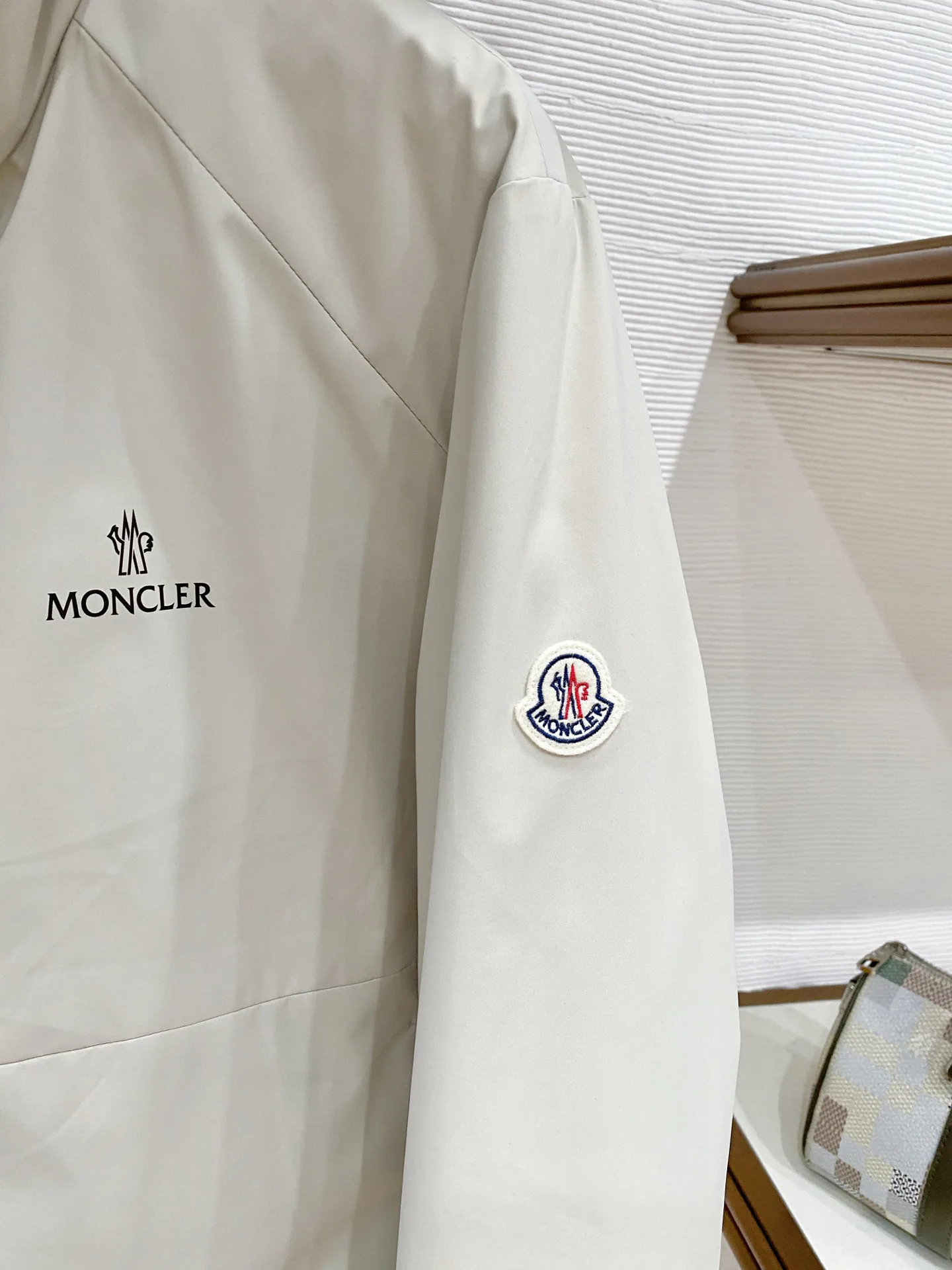 Men's Jackets And Down Jackets MONCLER 18374658